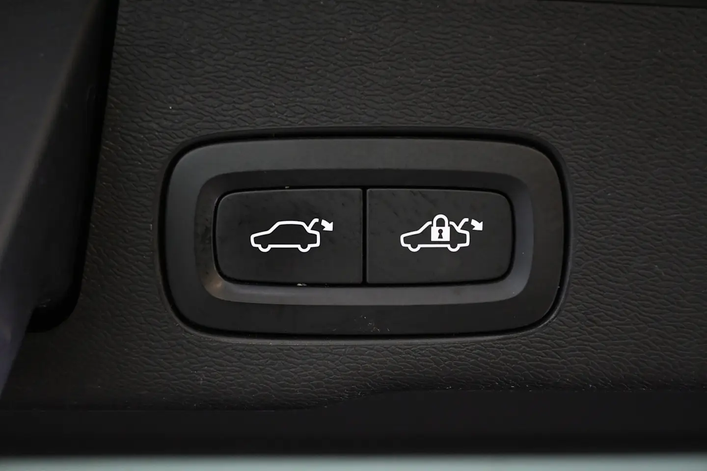 Car Image - m2boAQbSxQxH1pFwrENaH