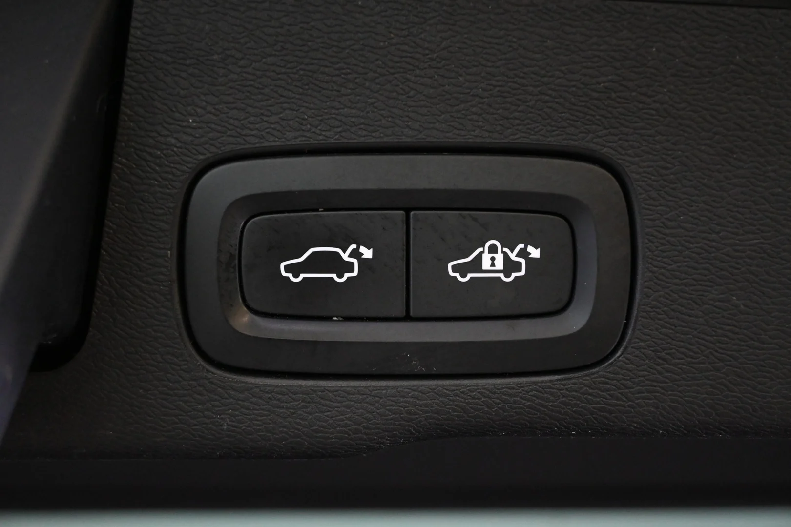 Car Image - m2boAQbSxQxH1pFwrENaH