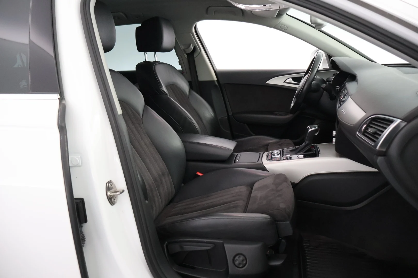 Car Image - 4KSOORdYGLevd6g92Yxo4Q