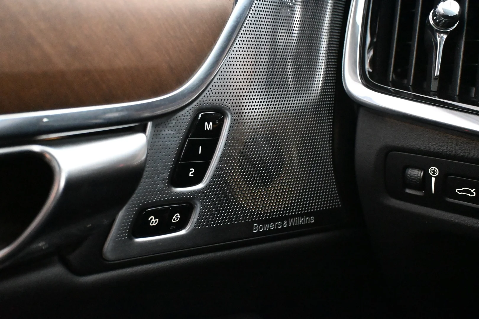 Car Image - 5u9JIoVs4OUfcm87JGRiIk