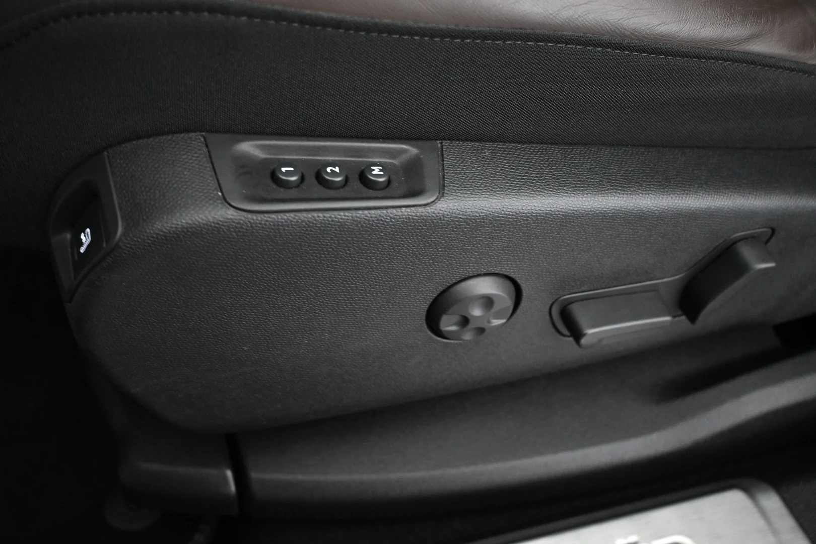 Car Image - 1lCcYeQlJ2DGCmHfReunKA
