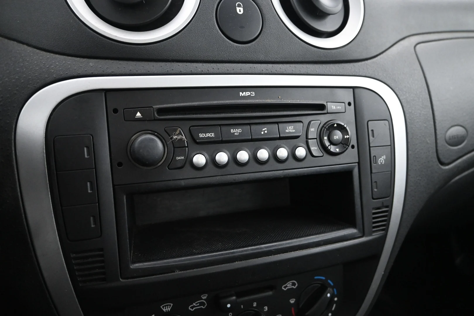 Car Image - 2ik8efcPr0xwsuUyvOhsnS