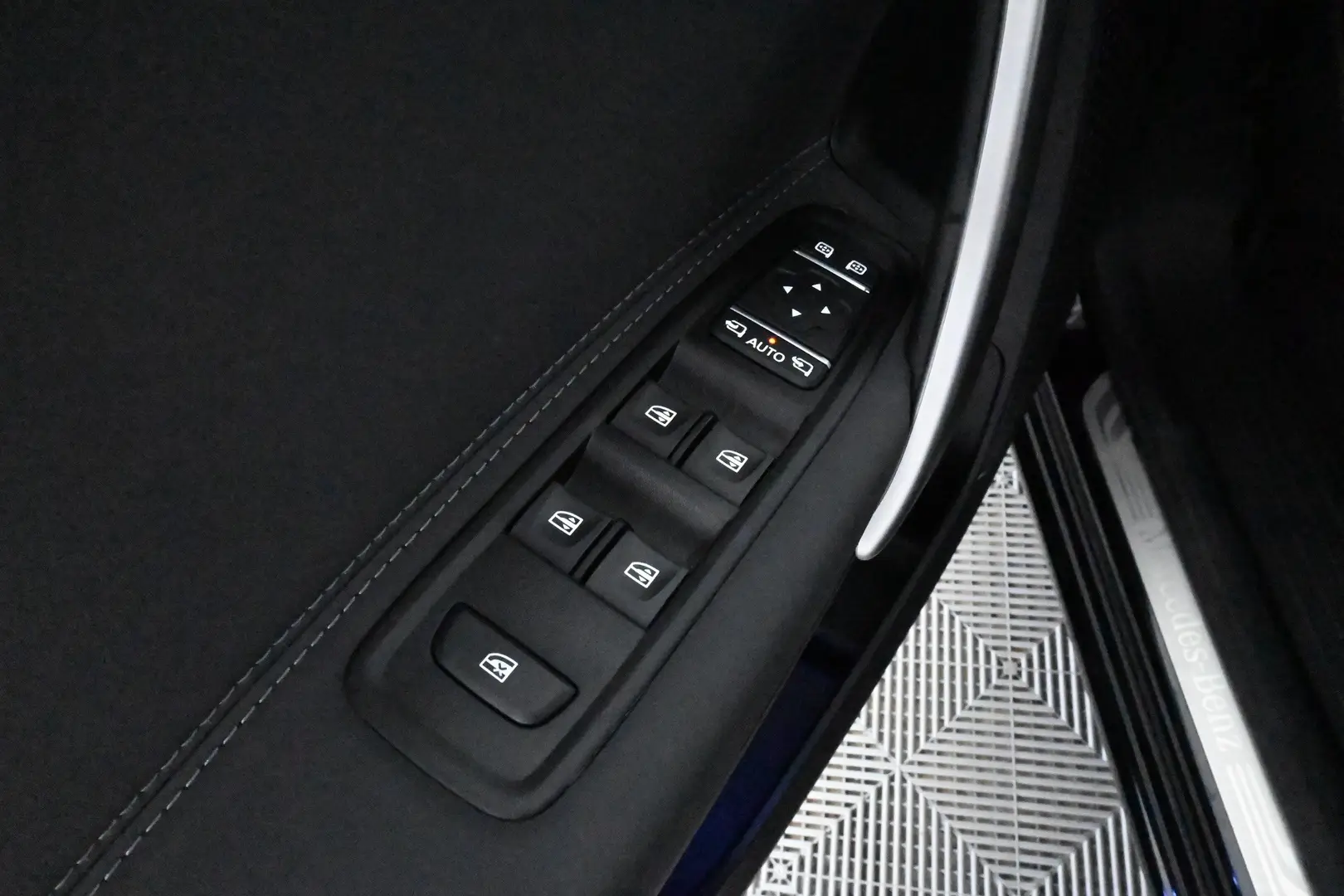 Car Image - 15eZISzVq3PFszvkshjr0V