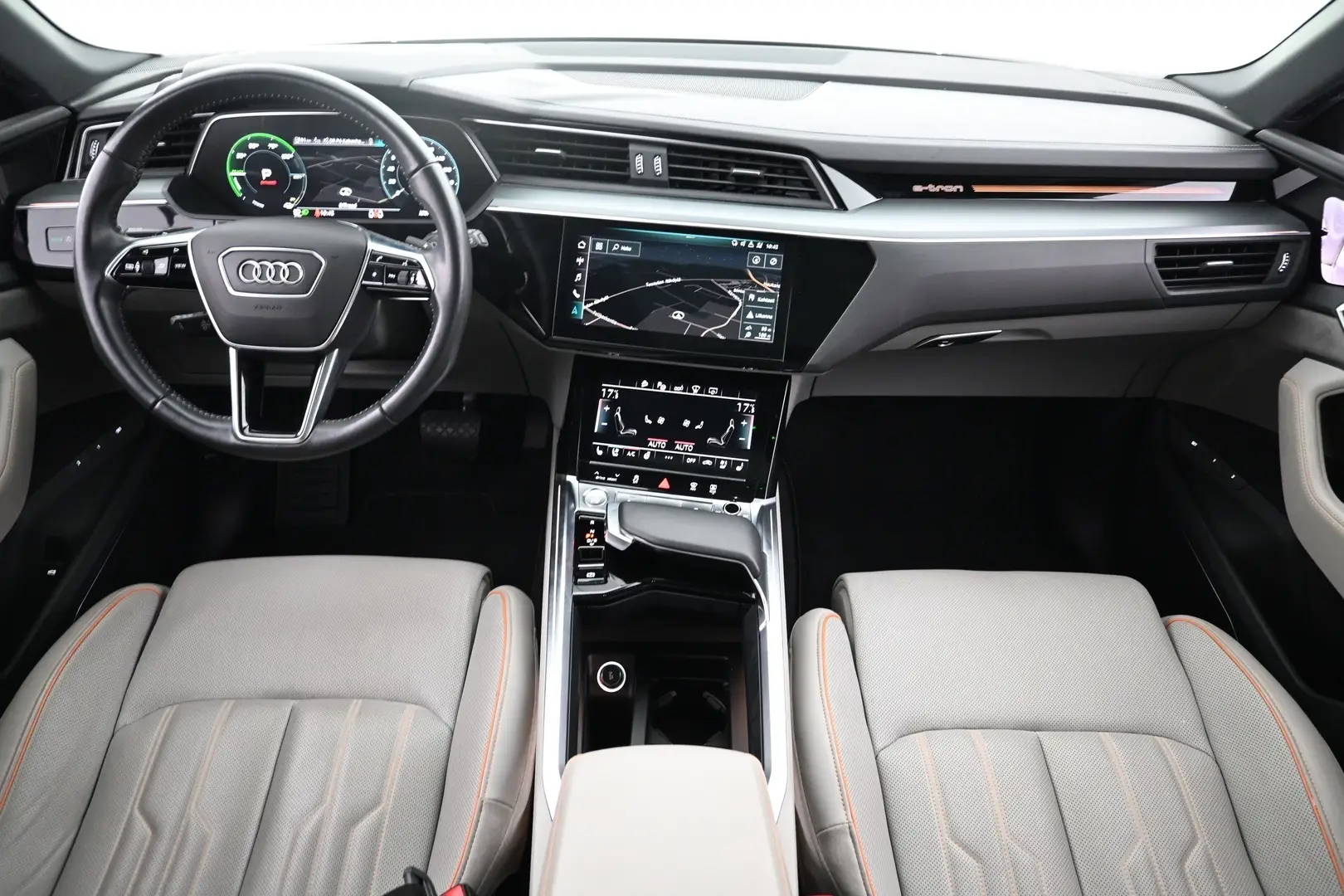 Car Image - 5tI86P4IYCglB5Gz8T0IeF