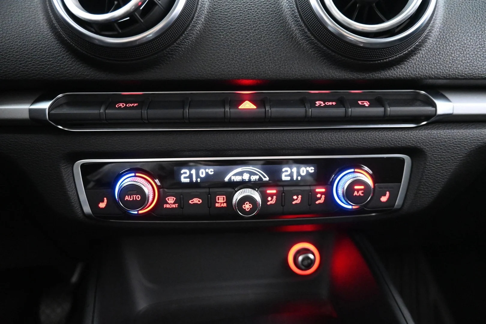 Car Image - 6pGZc9PgZEUmKgn718zlPo