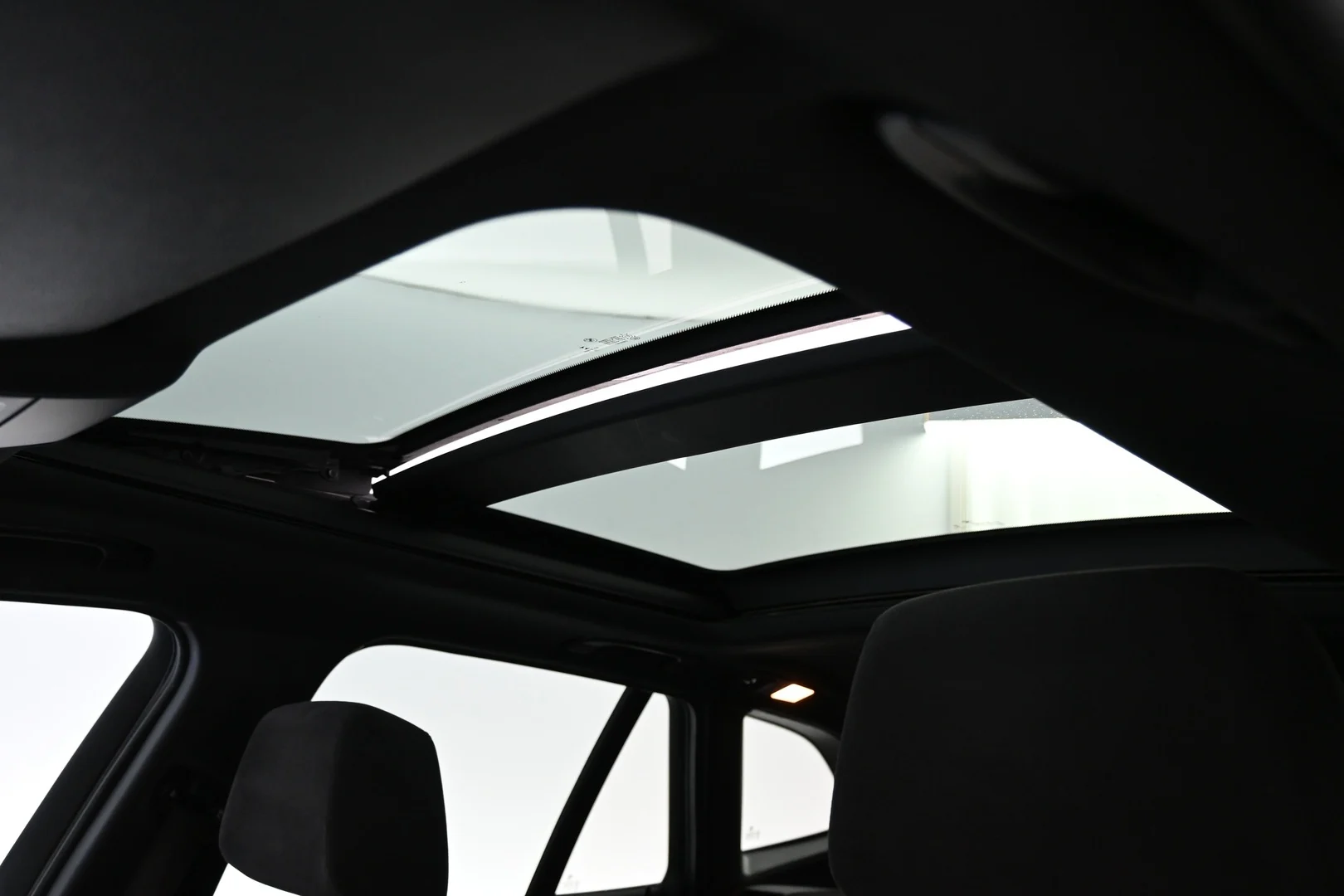 Car Image - 1P833J1erQ1gr7Hvv1kKkf