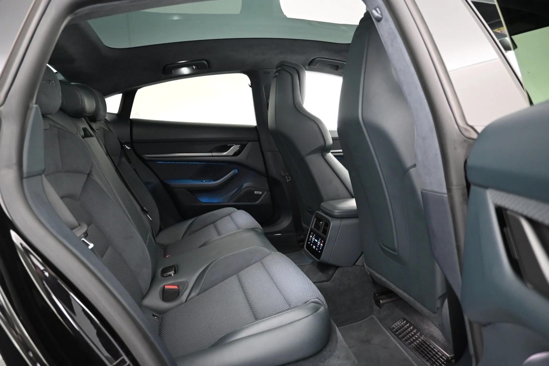 Car Image - 4e2smCtYlLPbQXNsz48pjY