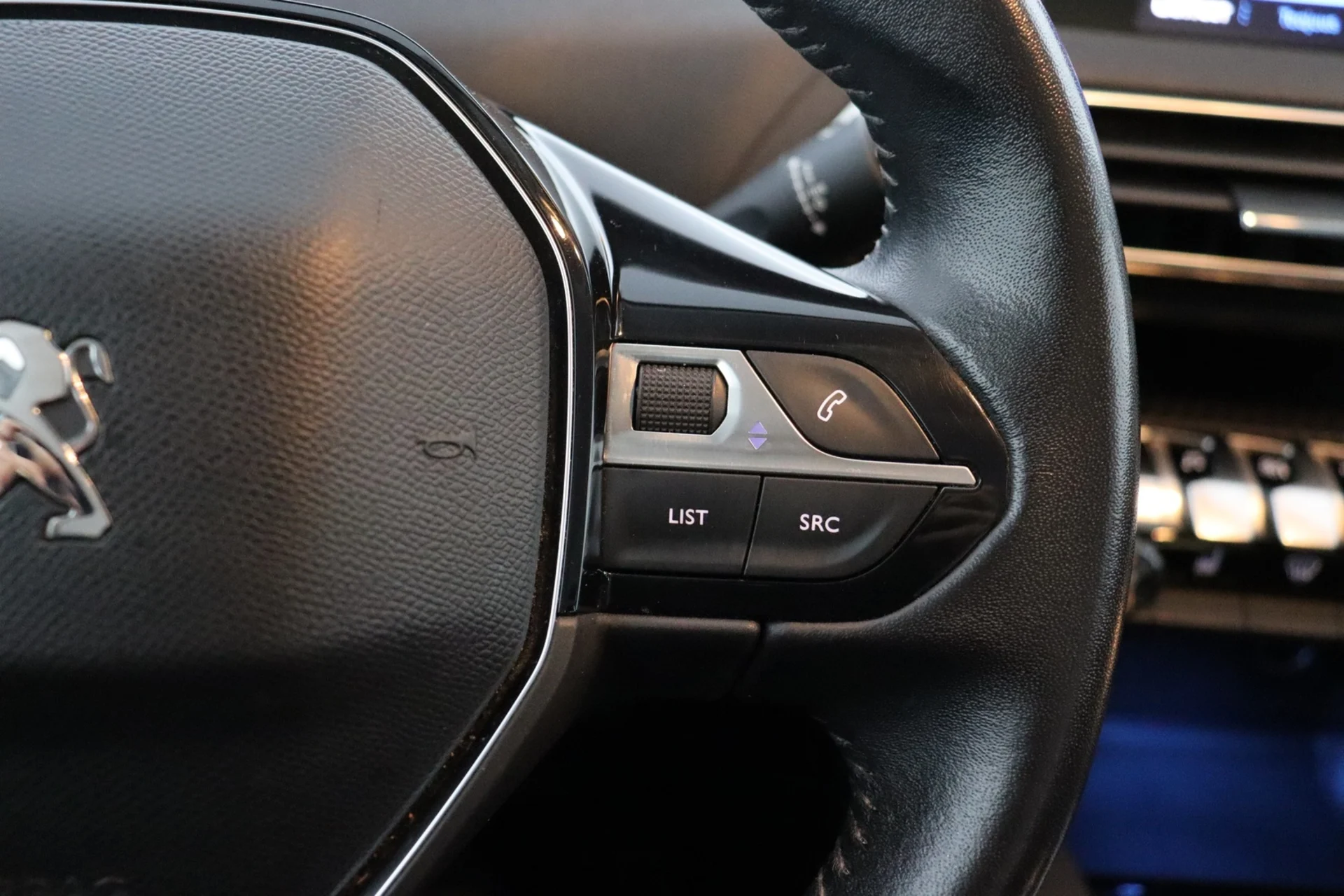 Car Image - 10R9JAeK5ljbLPHDAaTBMU