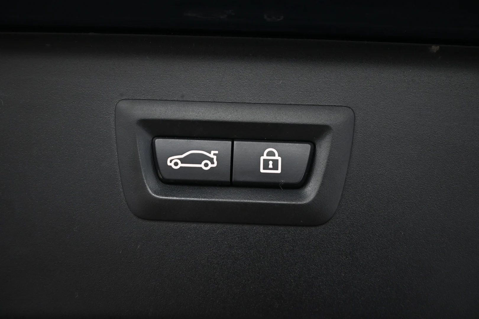 Car Image - 1G9z215f8XNzaMl8Yf8CzS