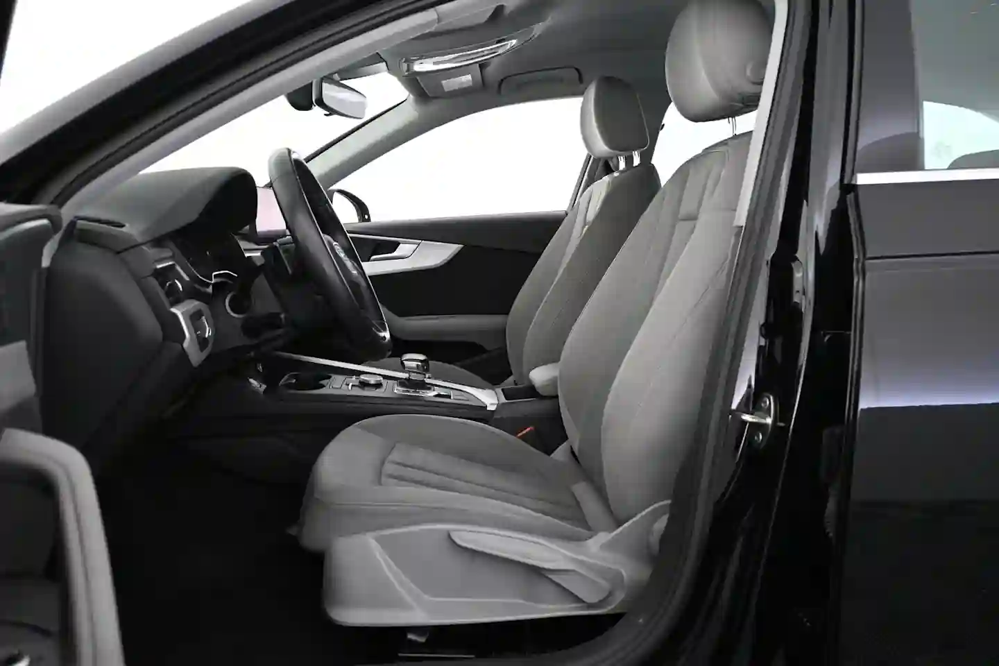 Car Image - 7Ji2oQ9T0EyNeCa5CV9ZKj