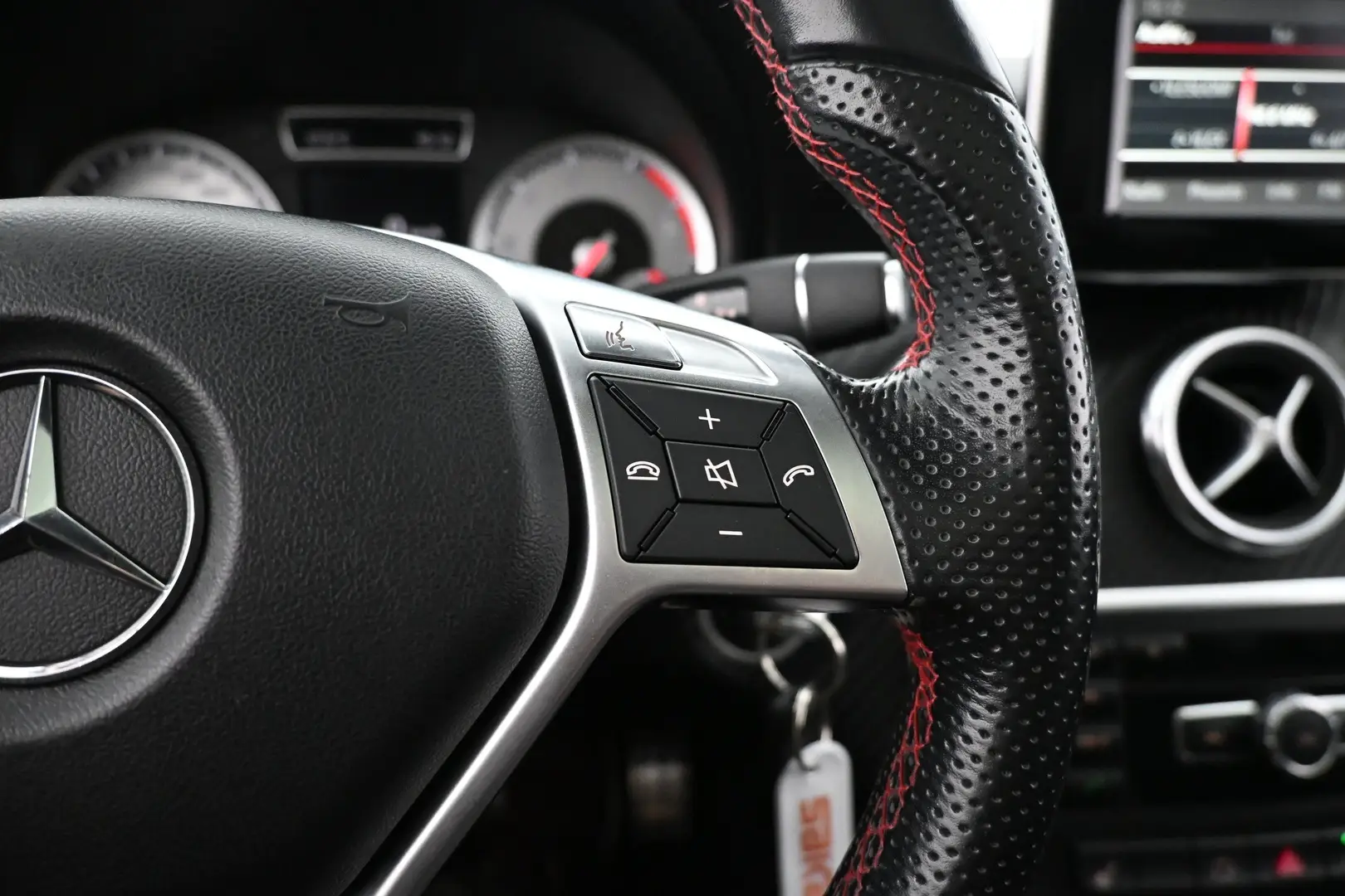 Car Image - CdHWxLMcfTzgBgPoOFqo9