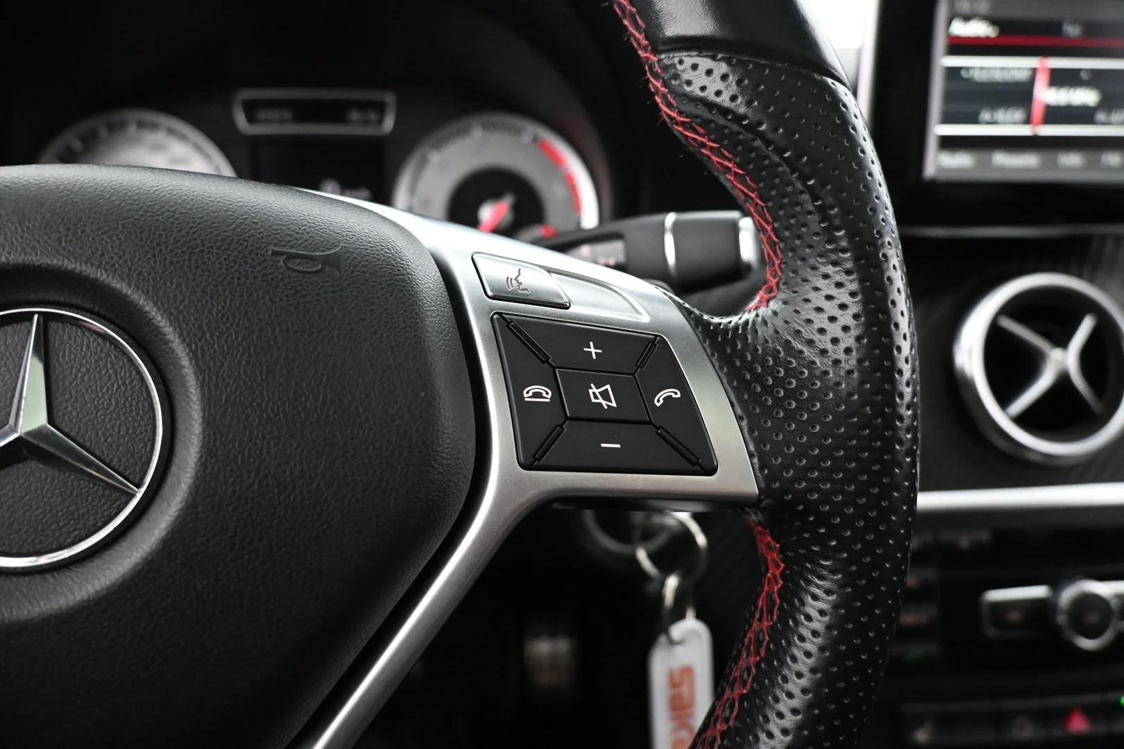 Car Image - CdHWxLMcfTzgBgPoOFqo9