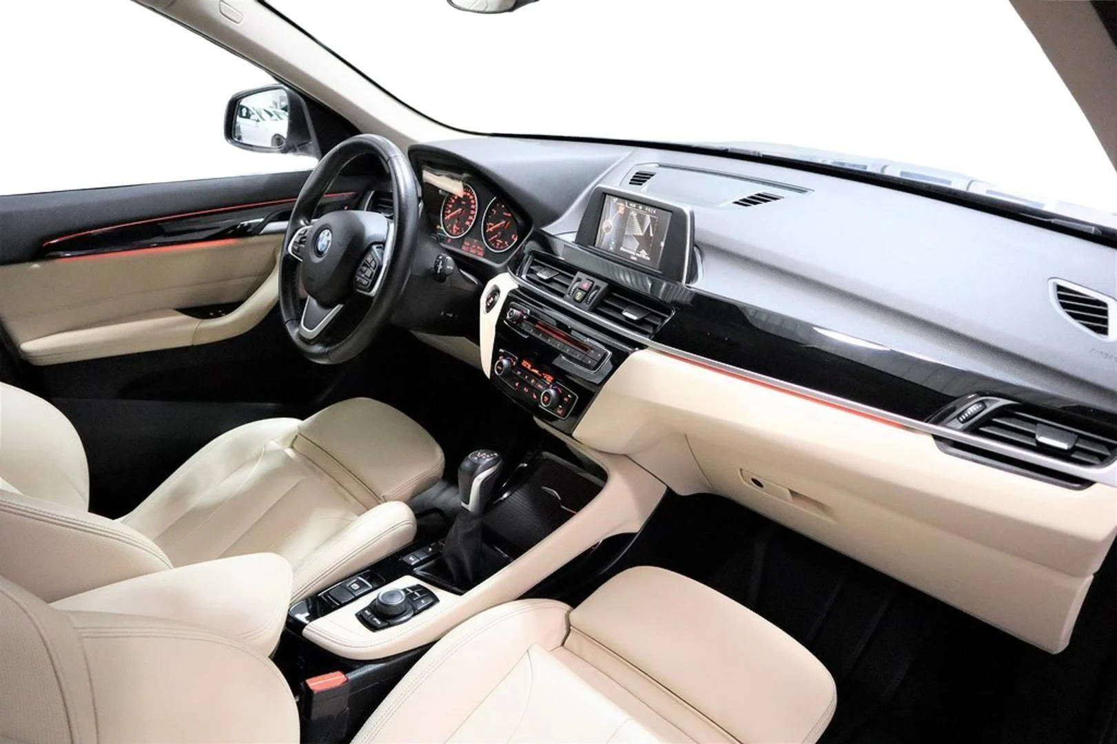 Car Image - 1WUXce5zvzgOQUc4JfcV5N