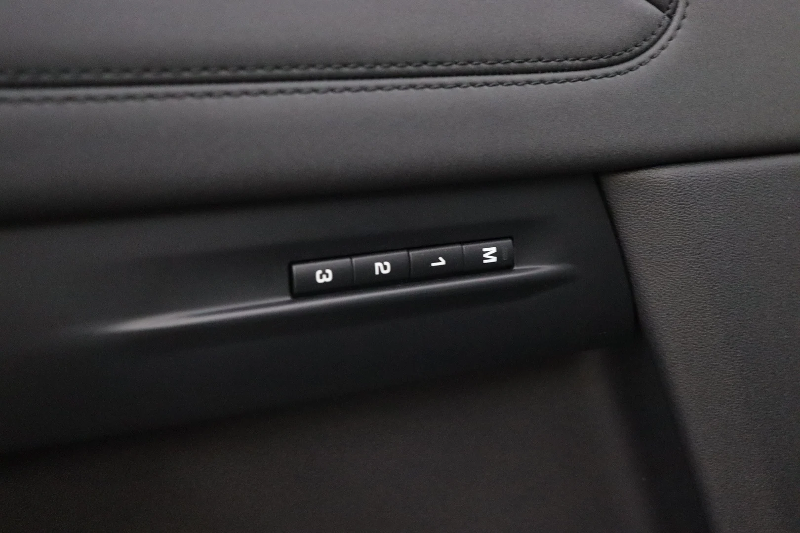 Car Image - 3RVLkajmiR2pOAFxQ8GjBO