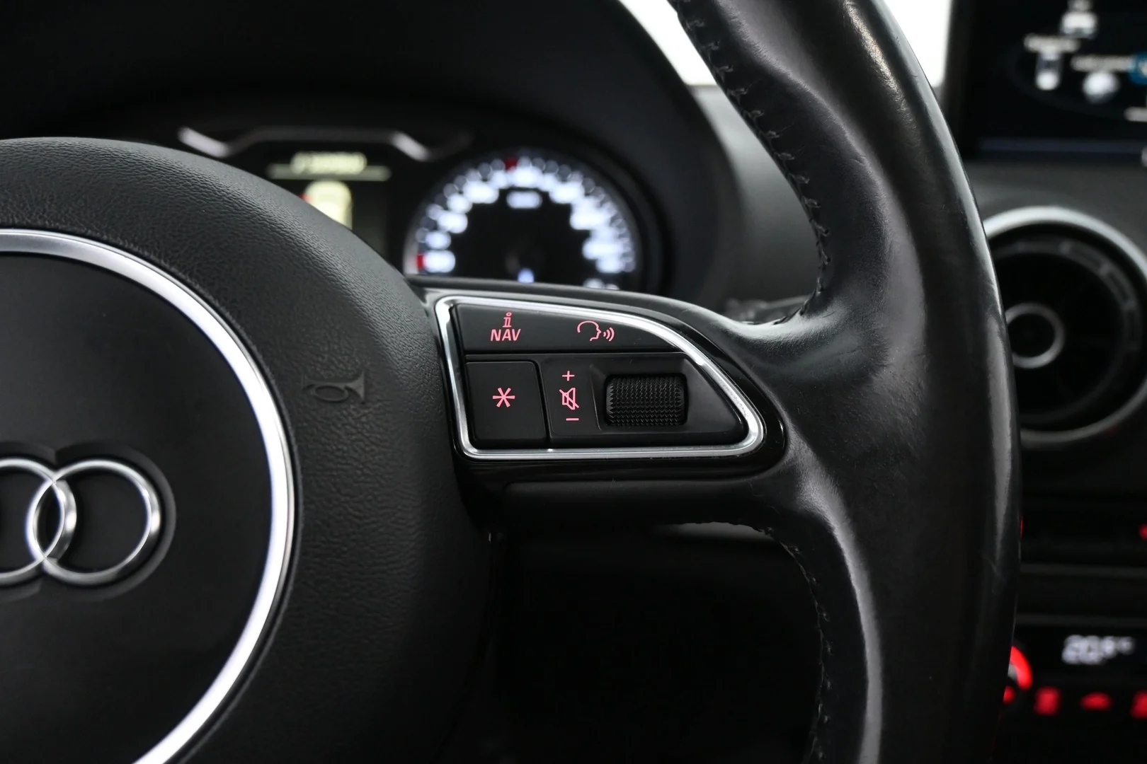 Car Image - 4vKMEcJjngUPCVDwuQT2si