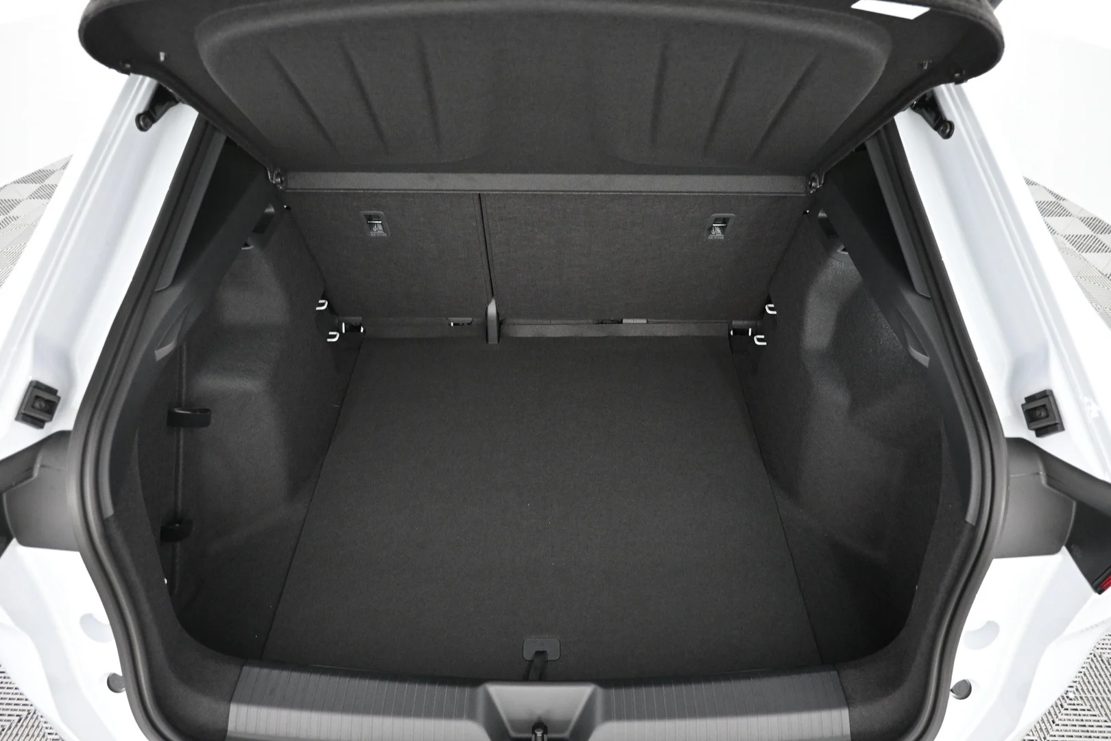 Car Image - 4la4c2zDe9y8v5M55wnLuR