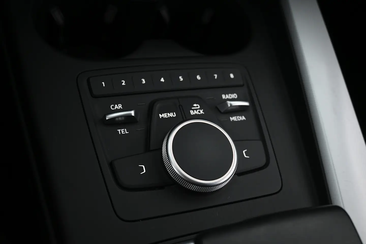 Car Image - 6u8tszWH7CVRVhg9nFHfzb