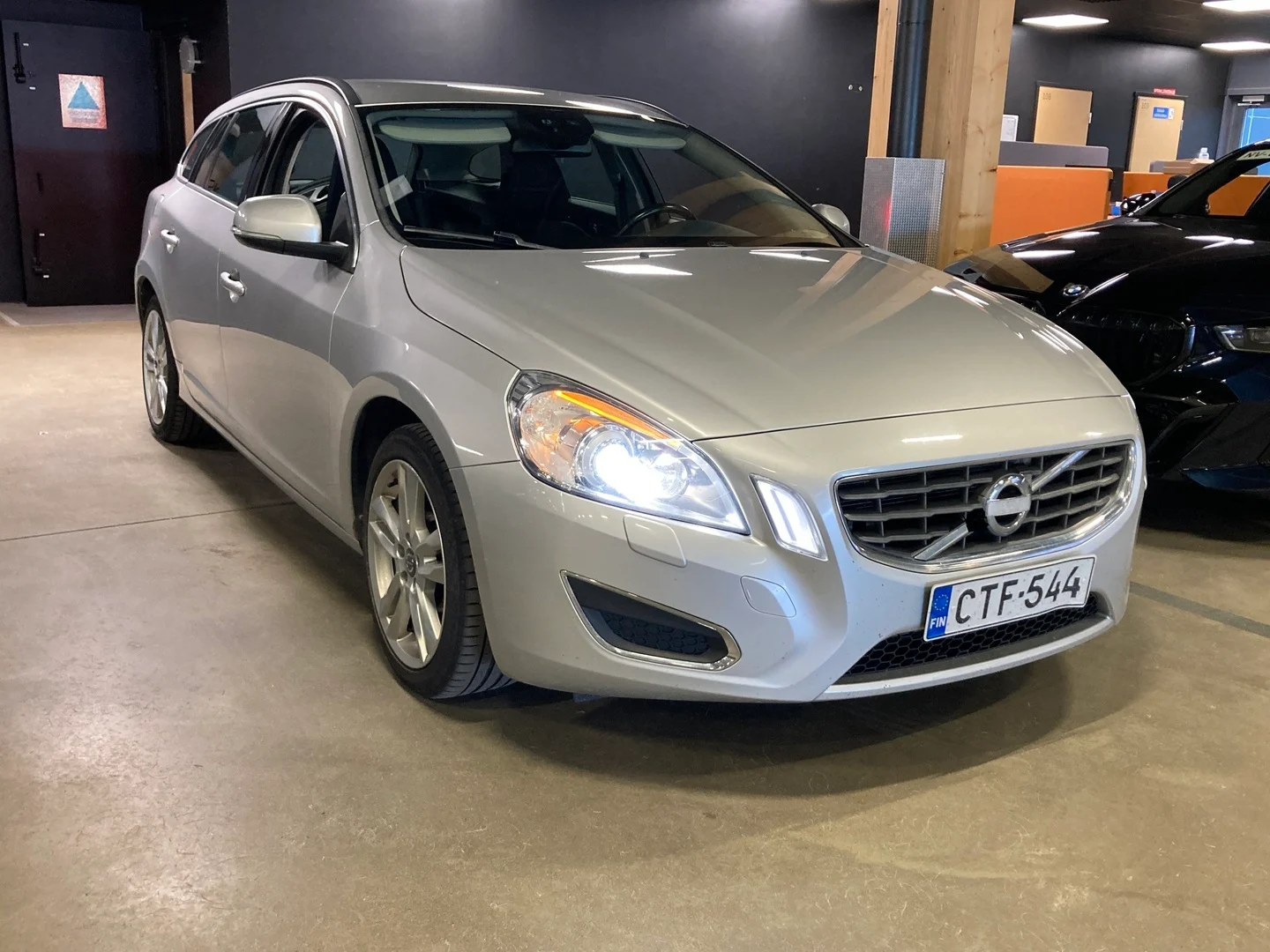 Car Image - 4wx8H9pnSmmGN5J0GVAWTJ