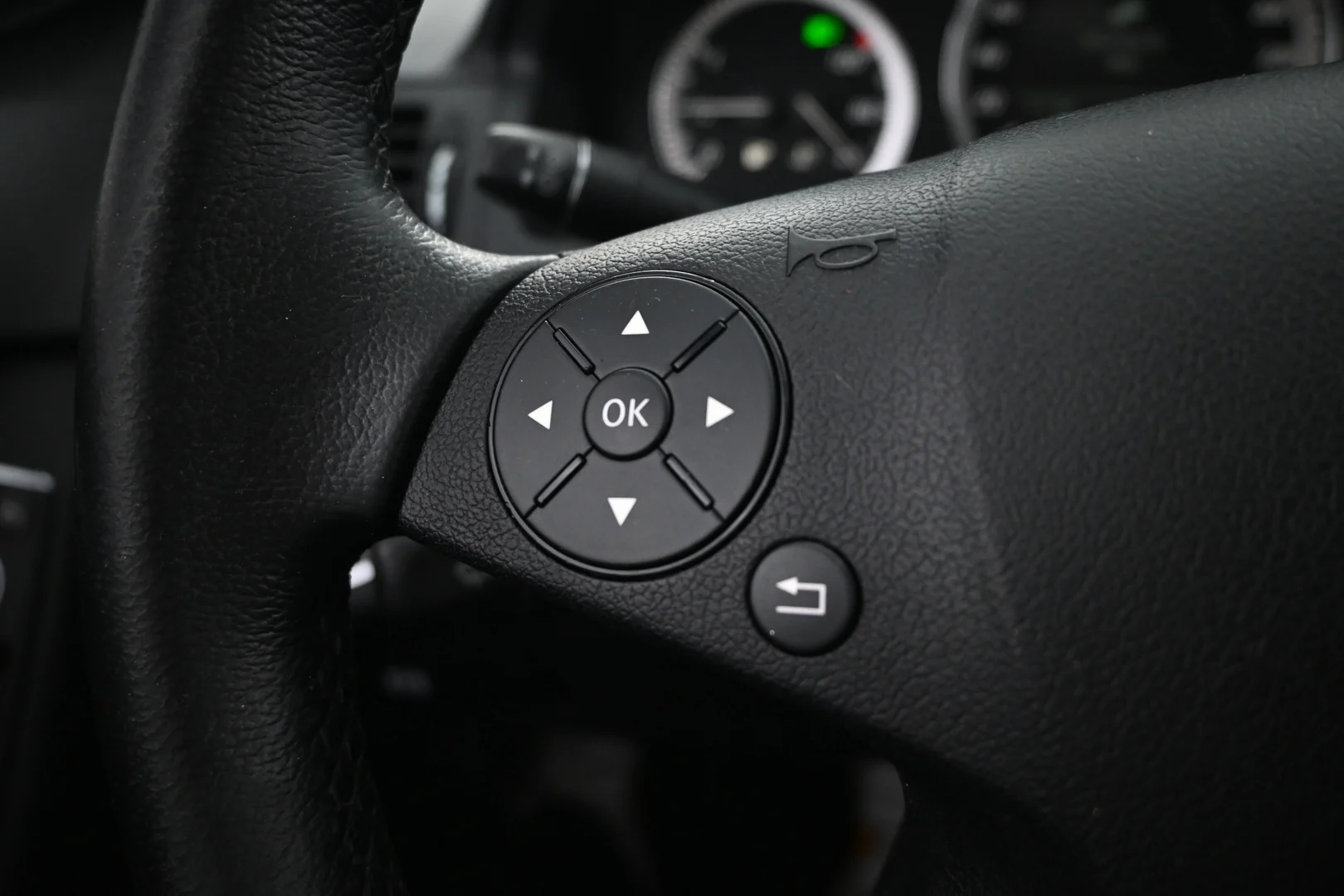 Car Image - 3TZCQpQHrImuaKzoJBr2Yb