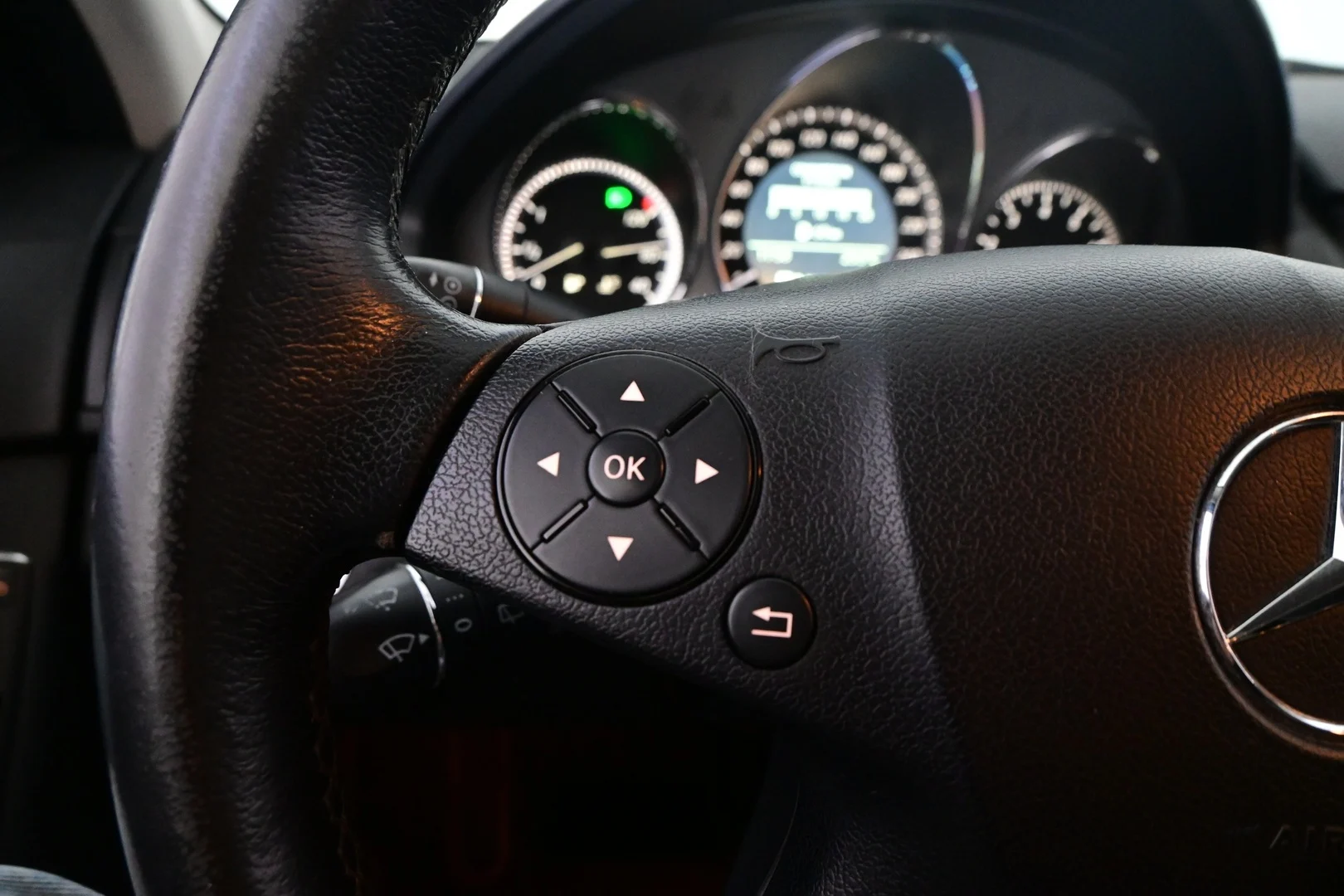 Car Image - FfJg25b9Xiv3dwdtf8XGD