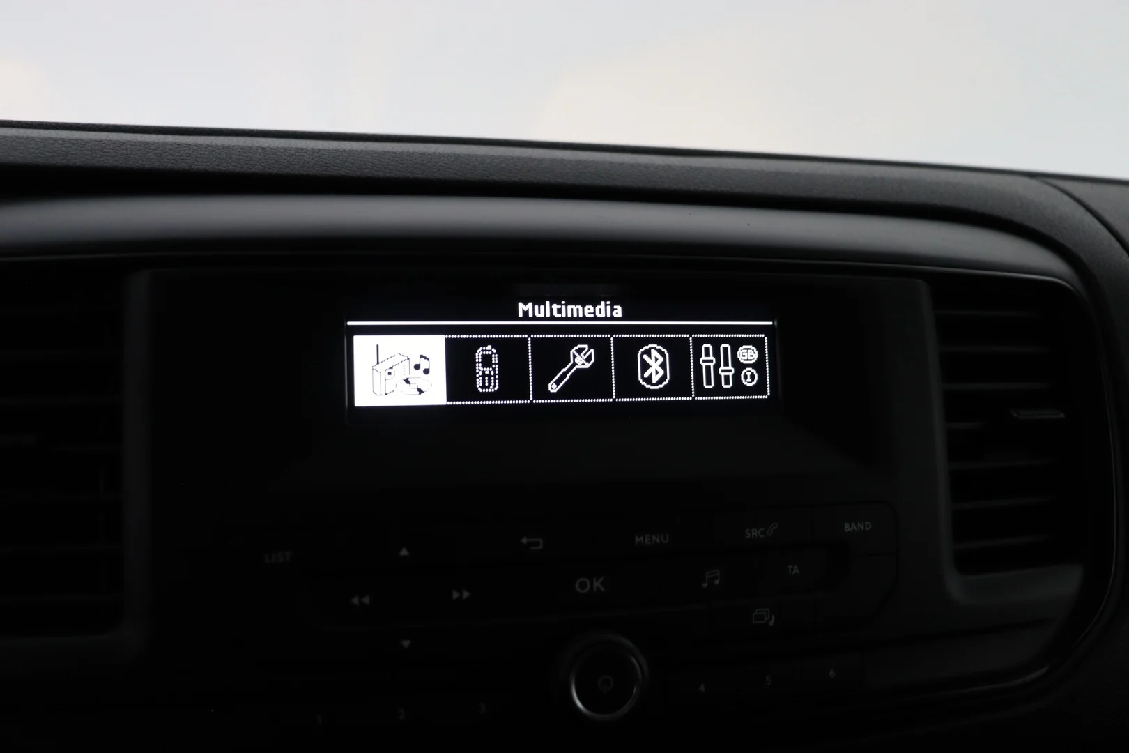 Car Image - 2Uc8mTvwV50AUd4YVtIEWT