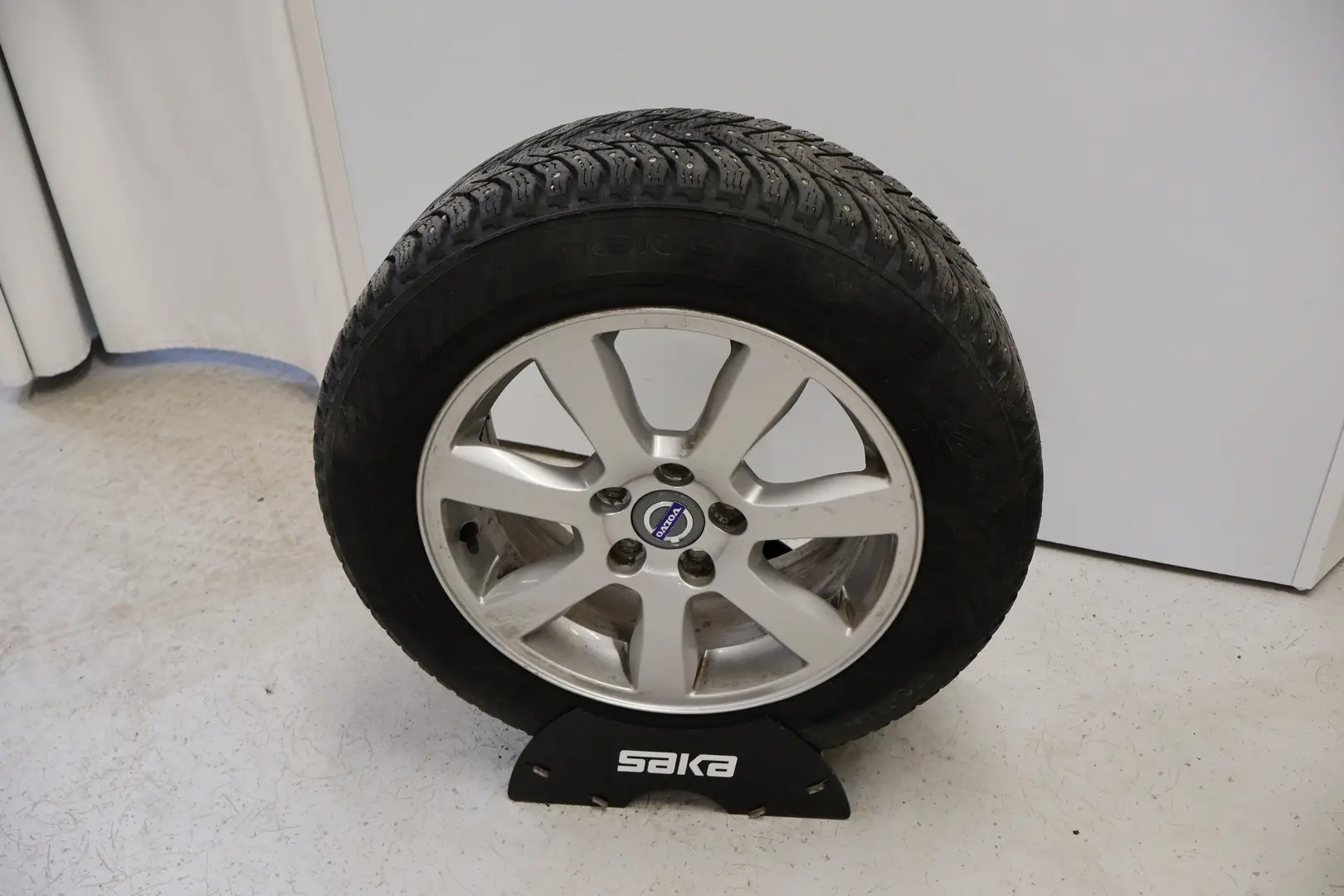 Car Image - 3PwO9ughuMdR1iicjuxD4q