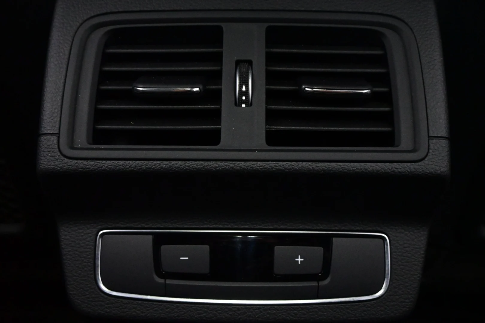 Car Image - 2LaAzPFZH6mEj3ceNtOOYl