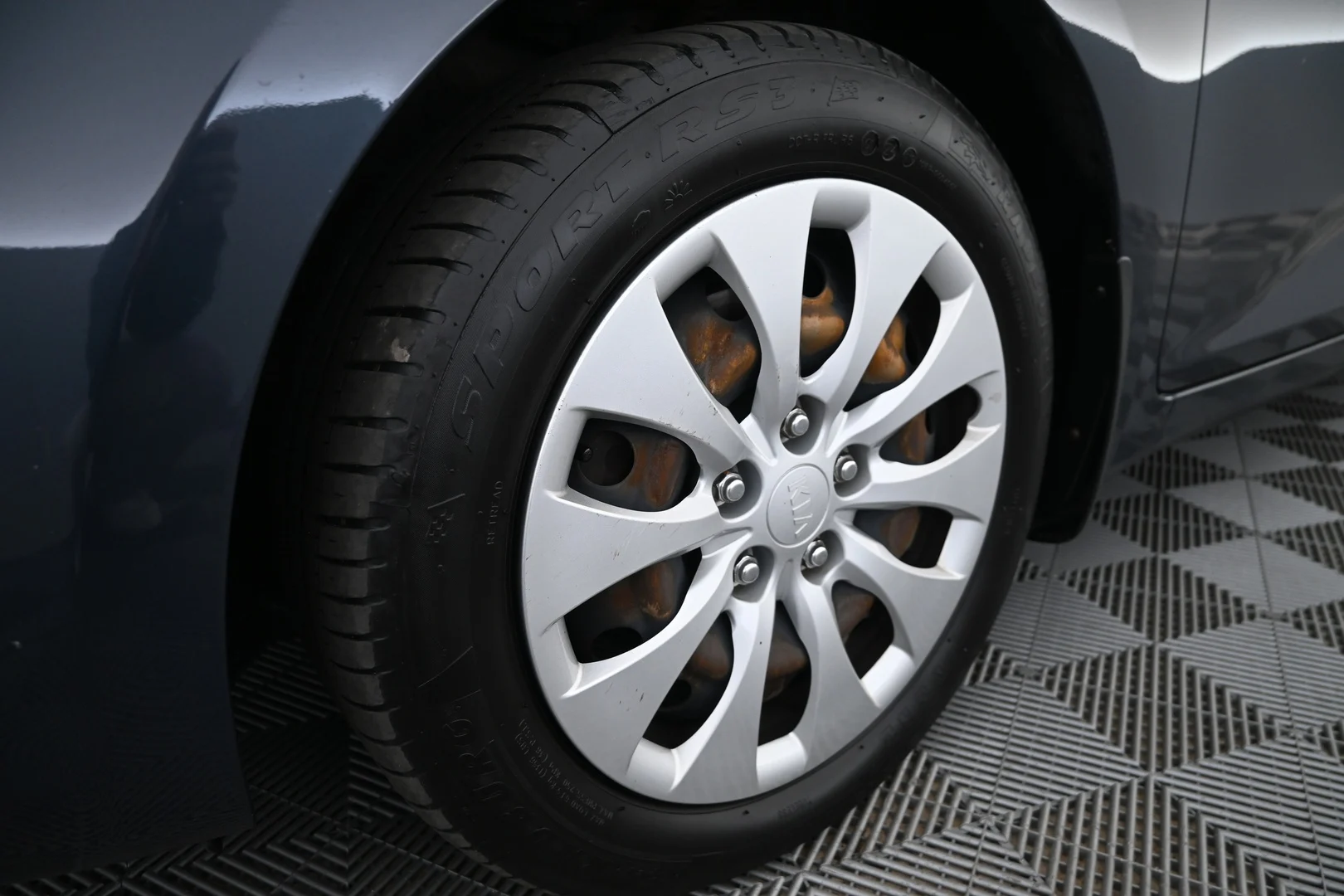 Car Image - Kq45rGl4lRLo0devCwKAa