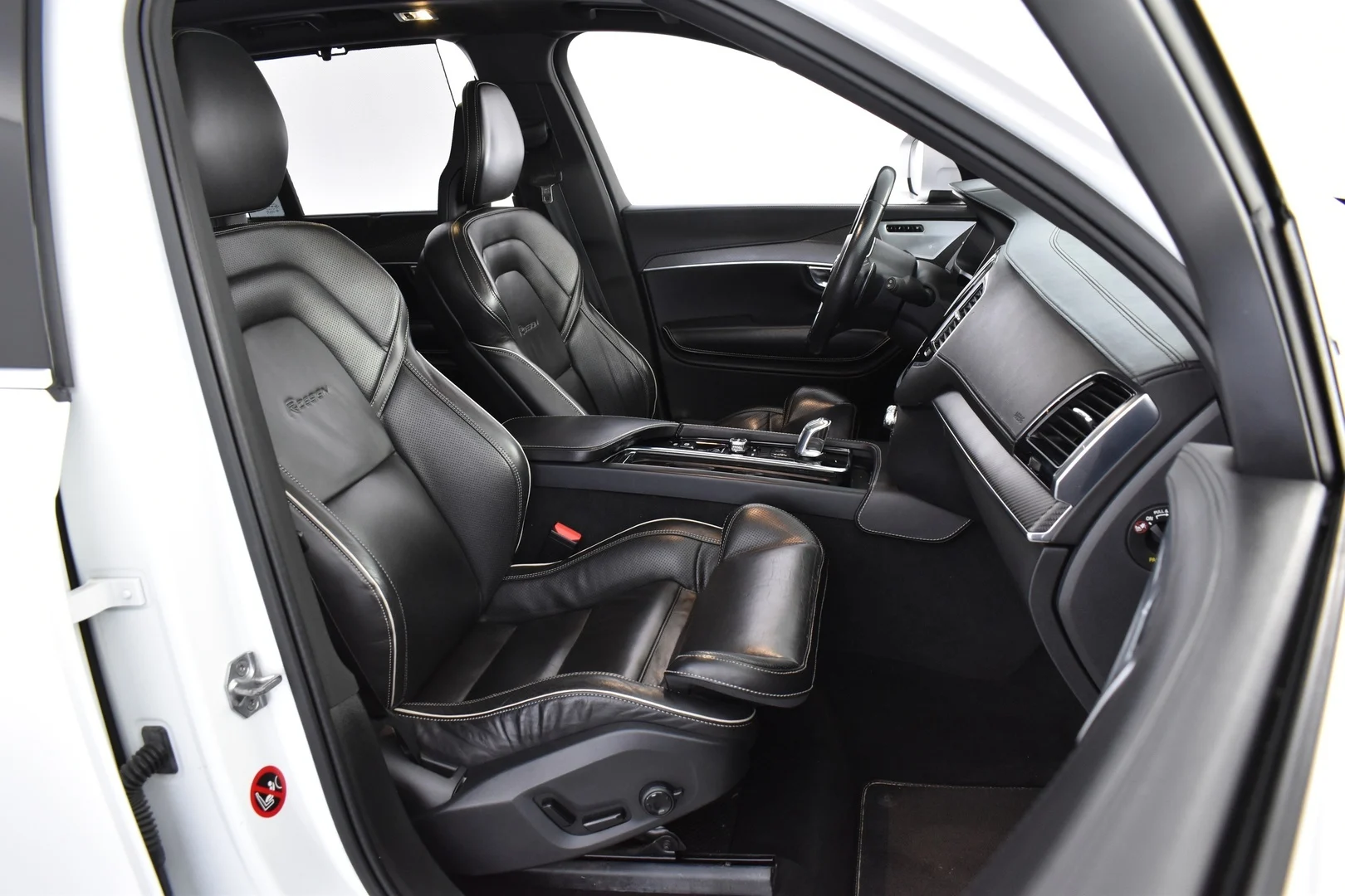 Car Image - 4zncoJlP93K0hV5LVuOpG