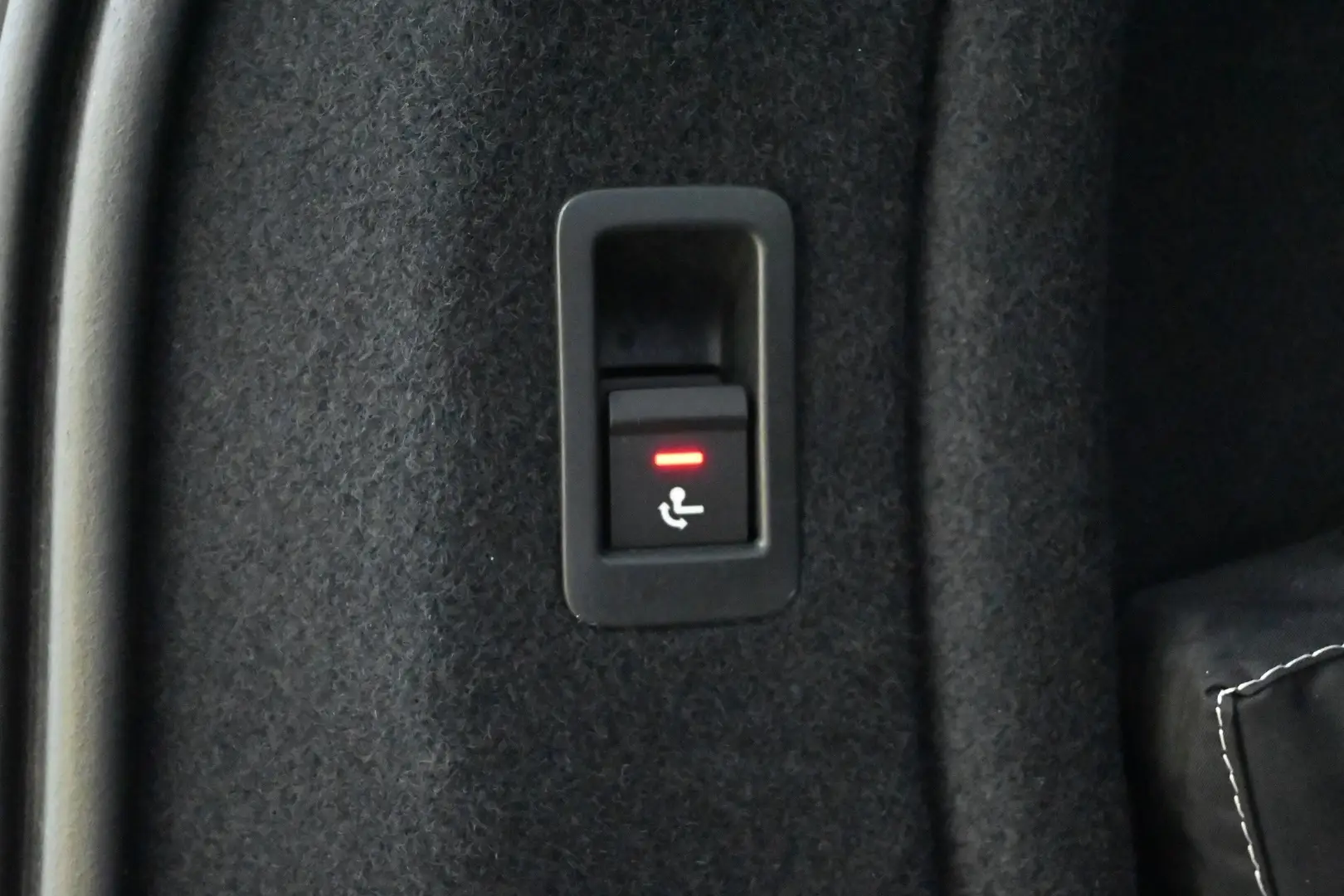 Car Image - 79tdb0hKA1RfPfN8pJumwq