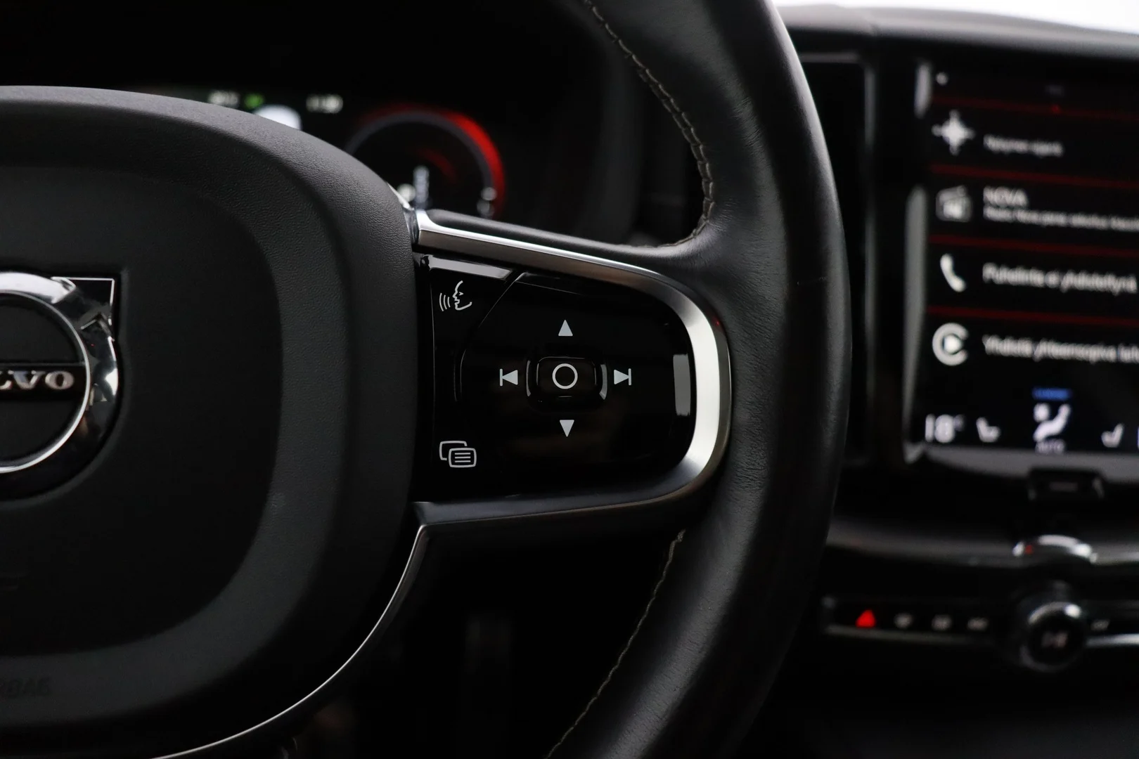 Car Image - AVsrydKDwcewLkVky9puJ