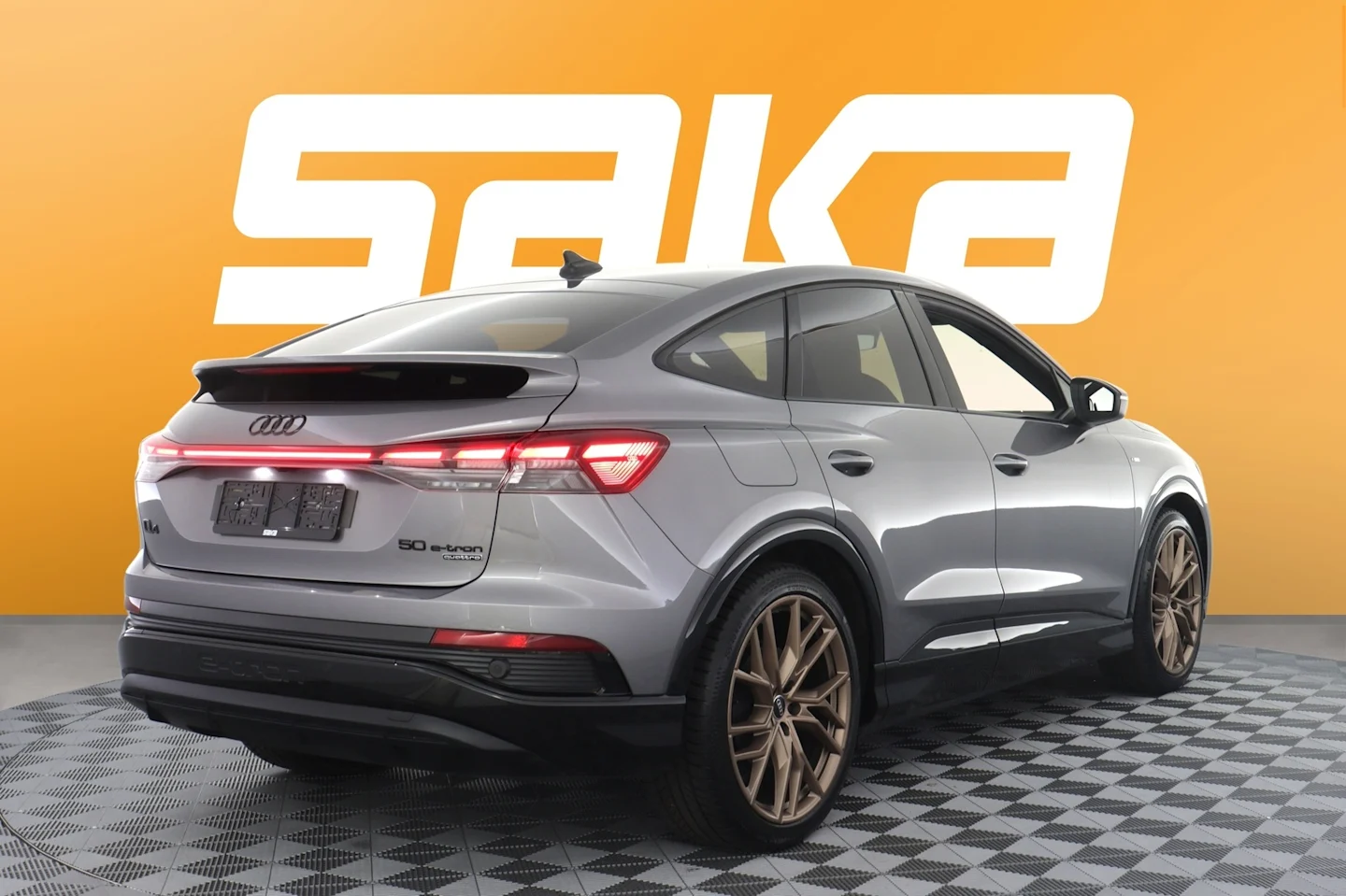 Car Image - 4f6lcNLgF0QAo1QeT6K9f1