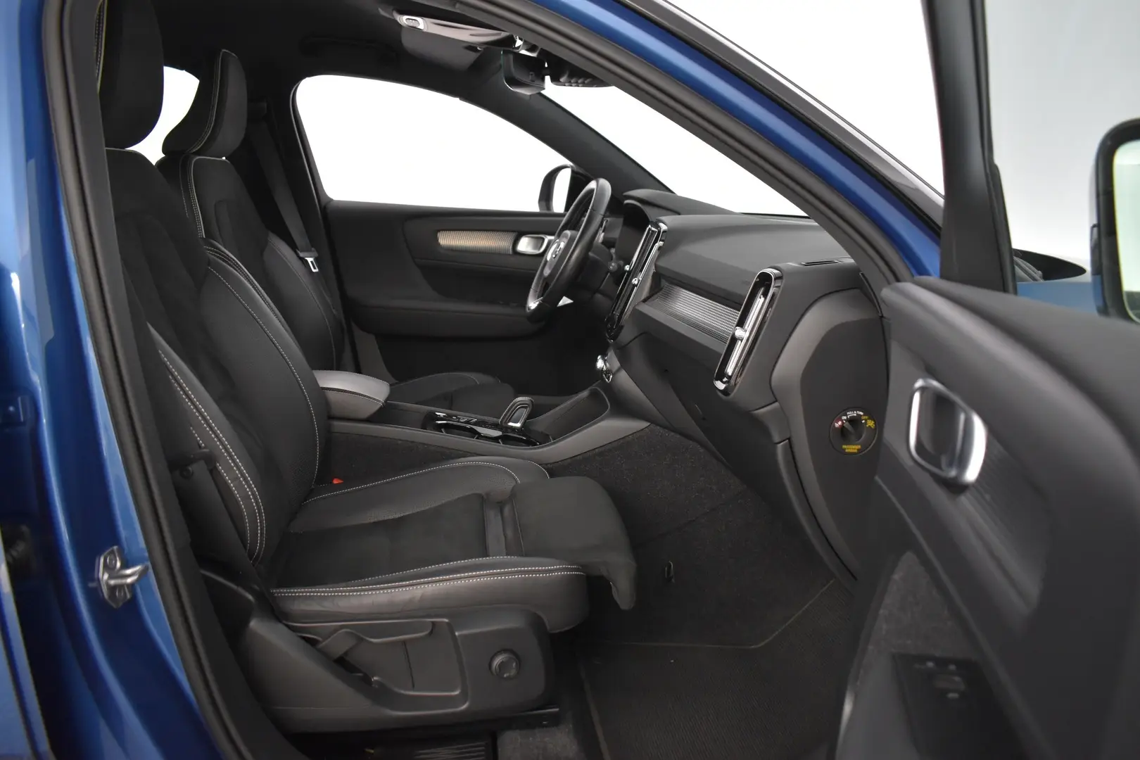 Car Image - r45wkpluMn51qdvutUACx