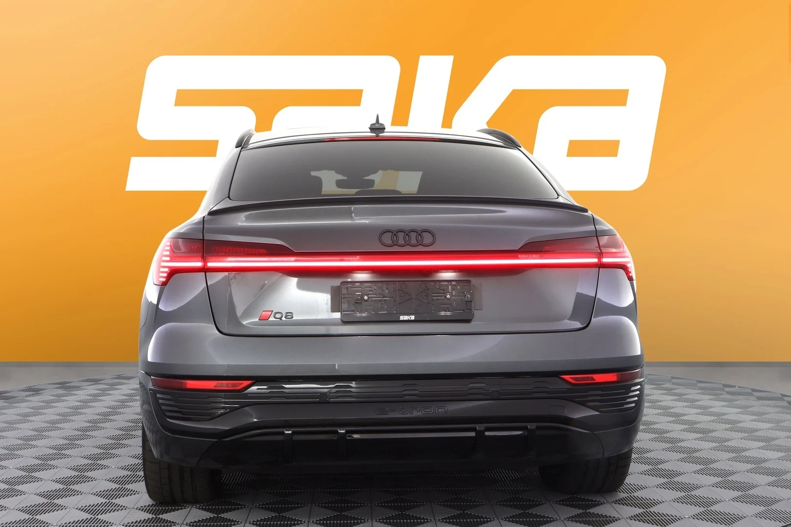 Car Image - 3pIS90ElmFn4m01QJQLG3g