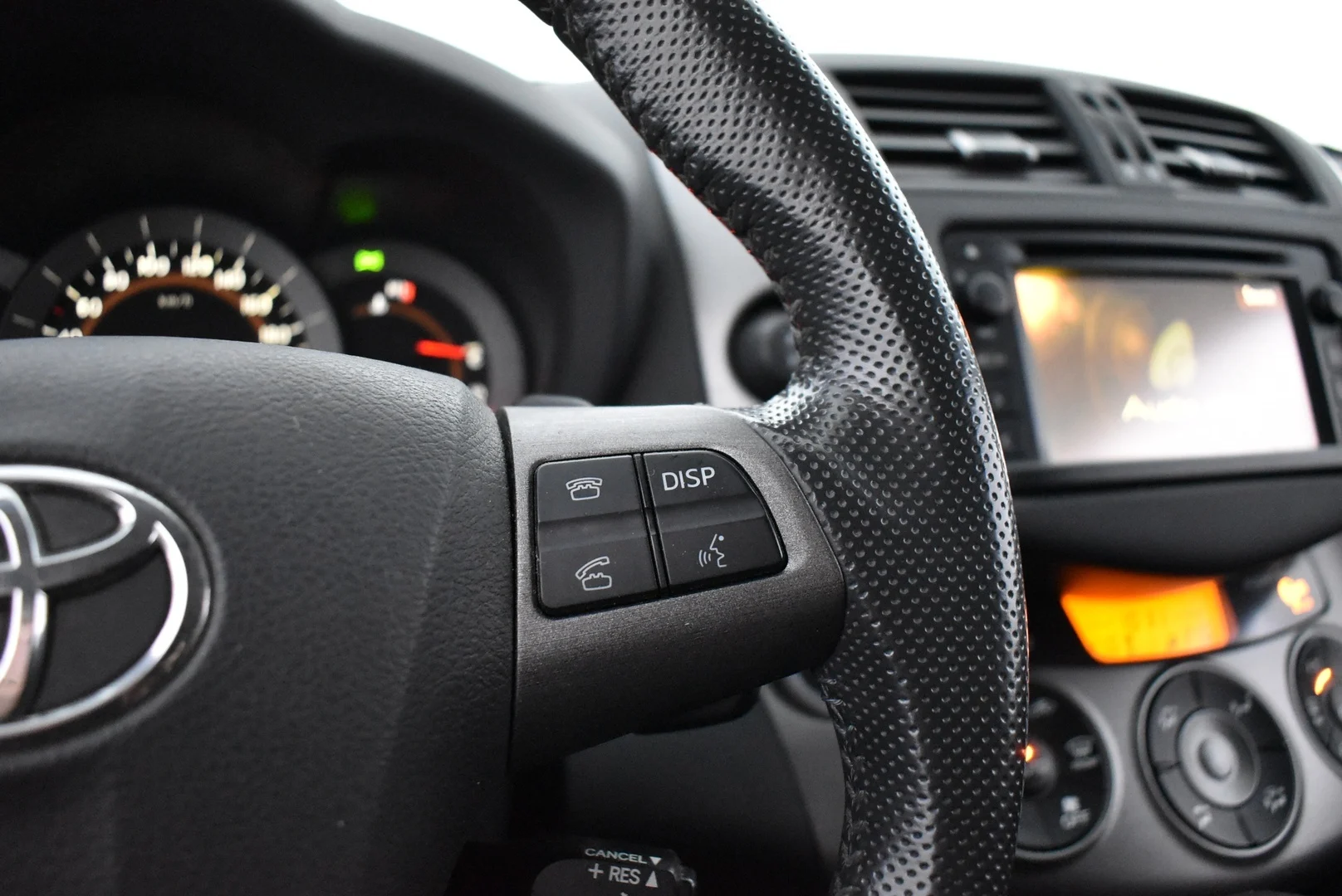 Car Image - 4hBML29hR106LYlFTdRhcU