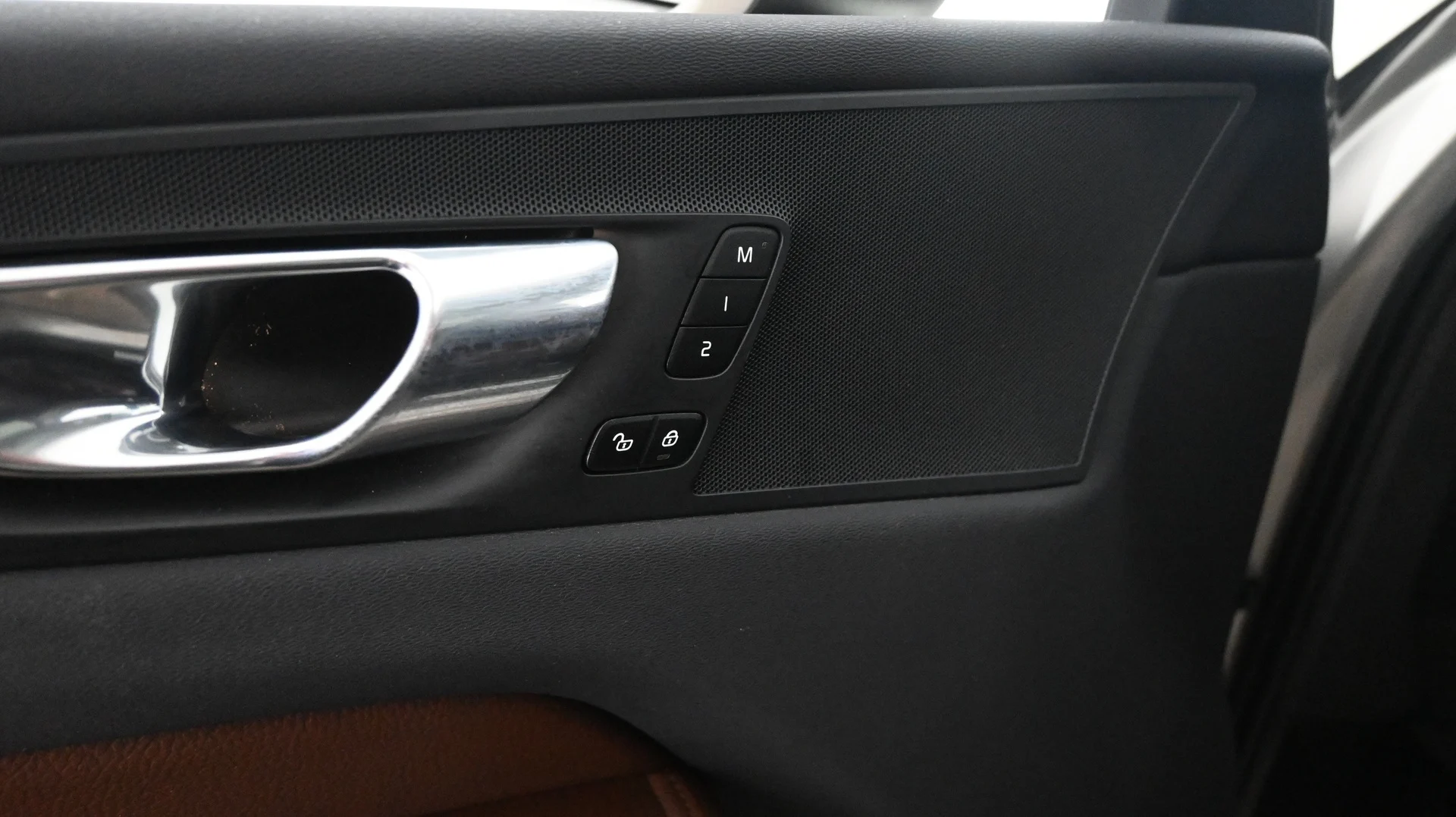 Car Image - 4sblbxCNTAL3DSN5q0mw8P