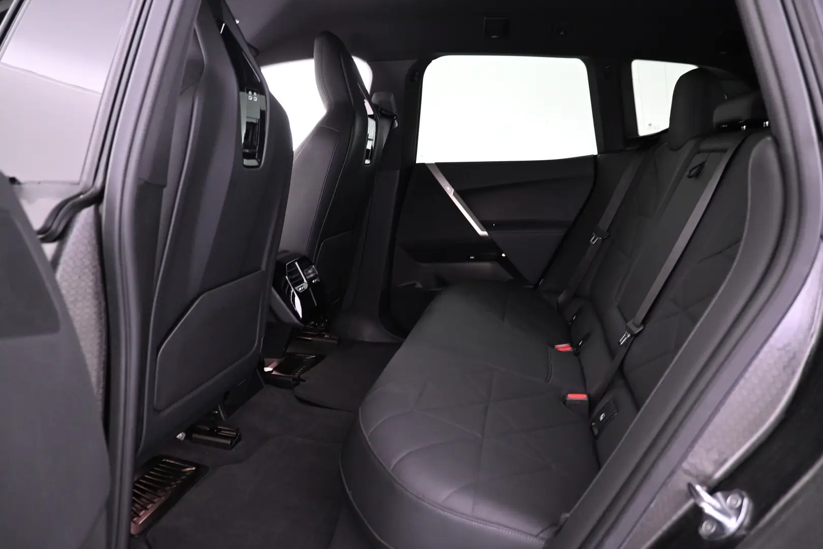 Car Image - 4lh3ECCfuPDpJxDr4eqyZN