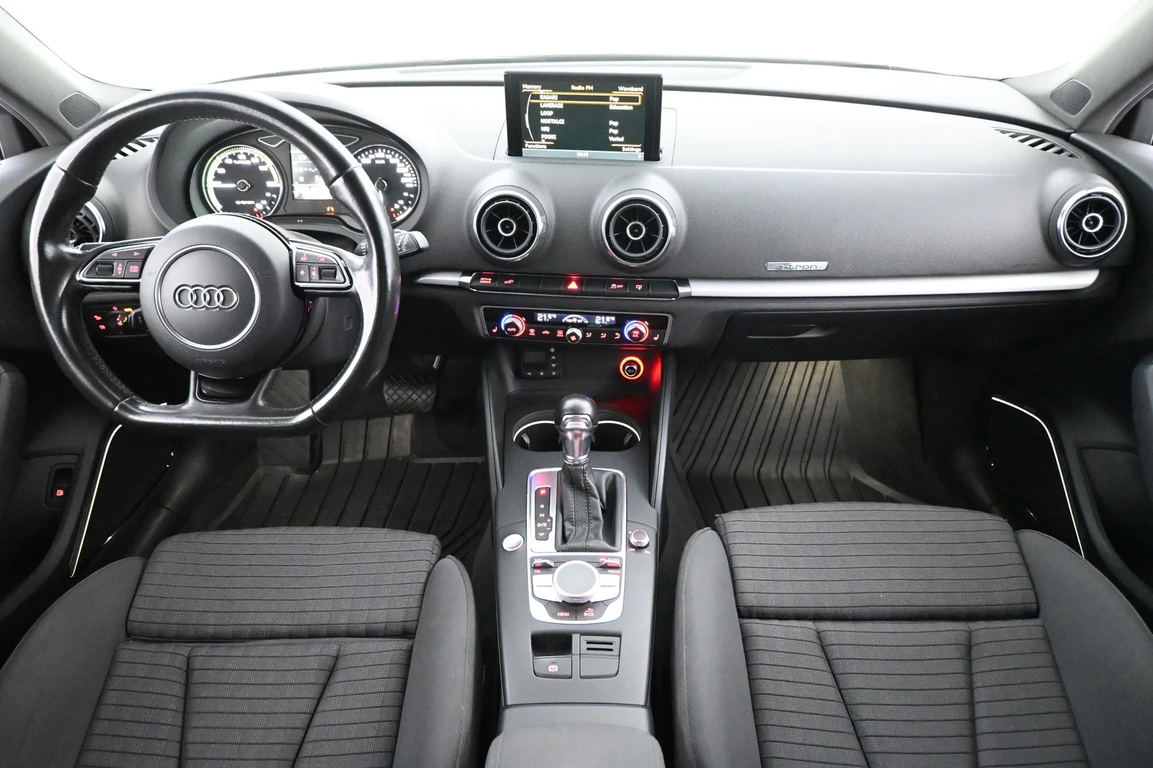 Car Image - 2T1Z4gp8GkD3vFnDovLffi