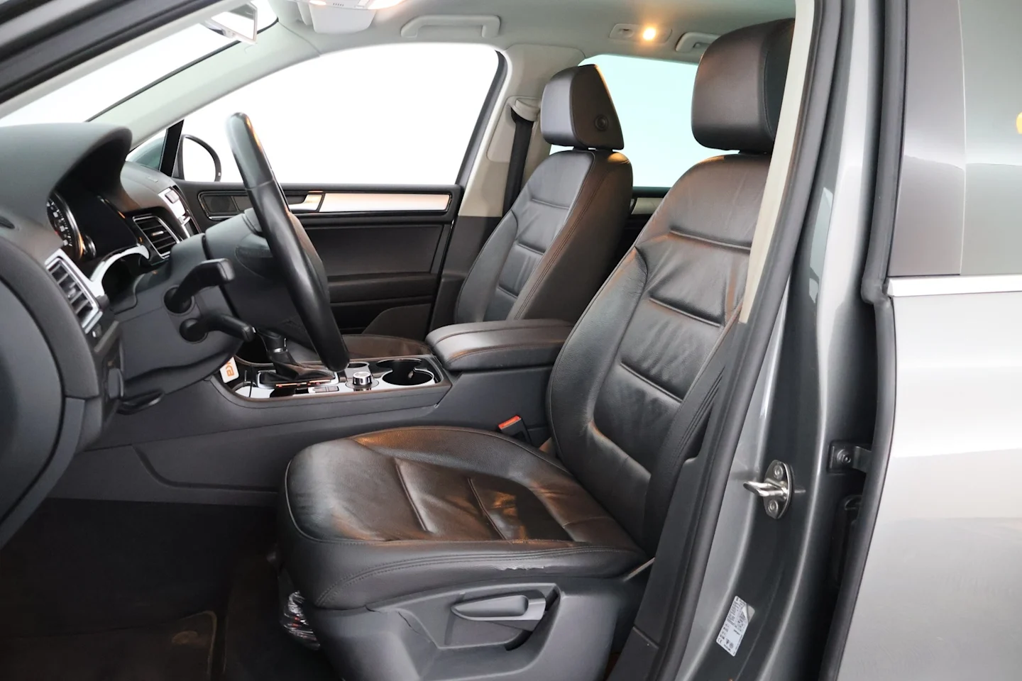Car Image - 50bQSKPKUdplPkw9hT5JTe