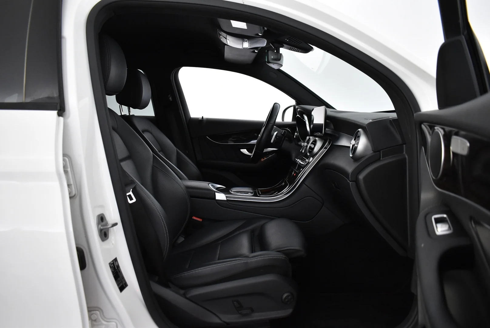 Car Image - 2IcPohgMWEKHOoKEx5vNCp