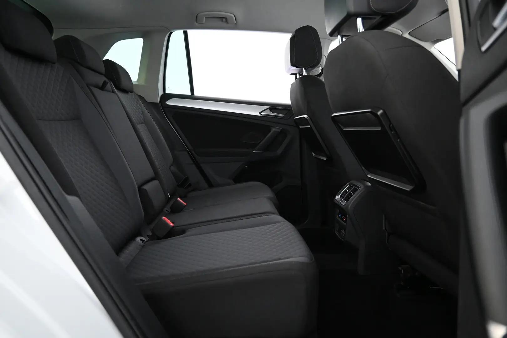 Car Image - 7JBRSnC2MQgP6xfamZeV2X
