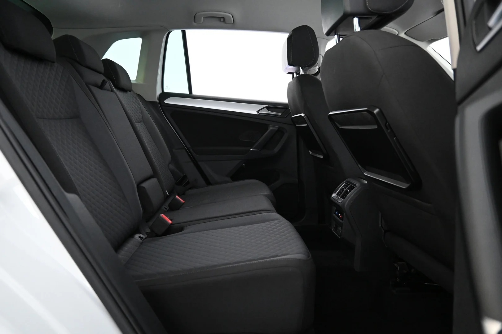 Car Image - 7JBRSnC2MQgP6xfamZeV2X