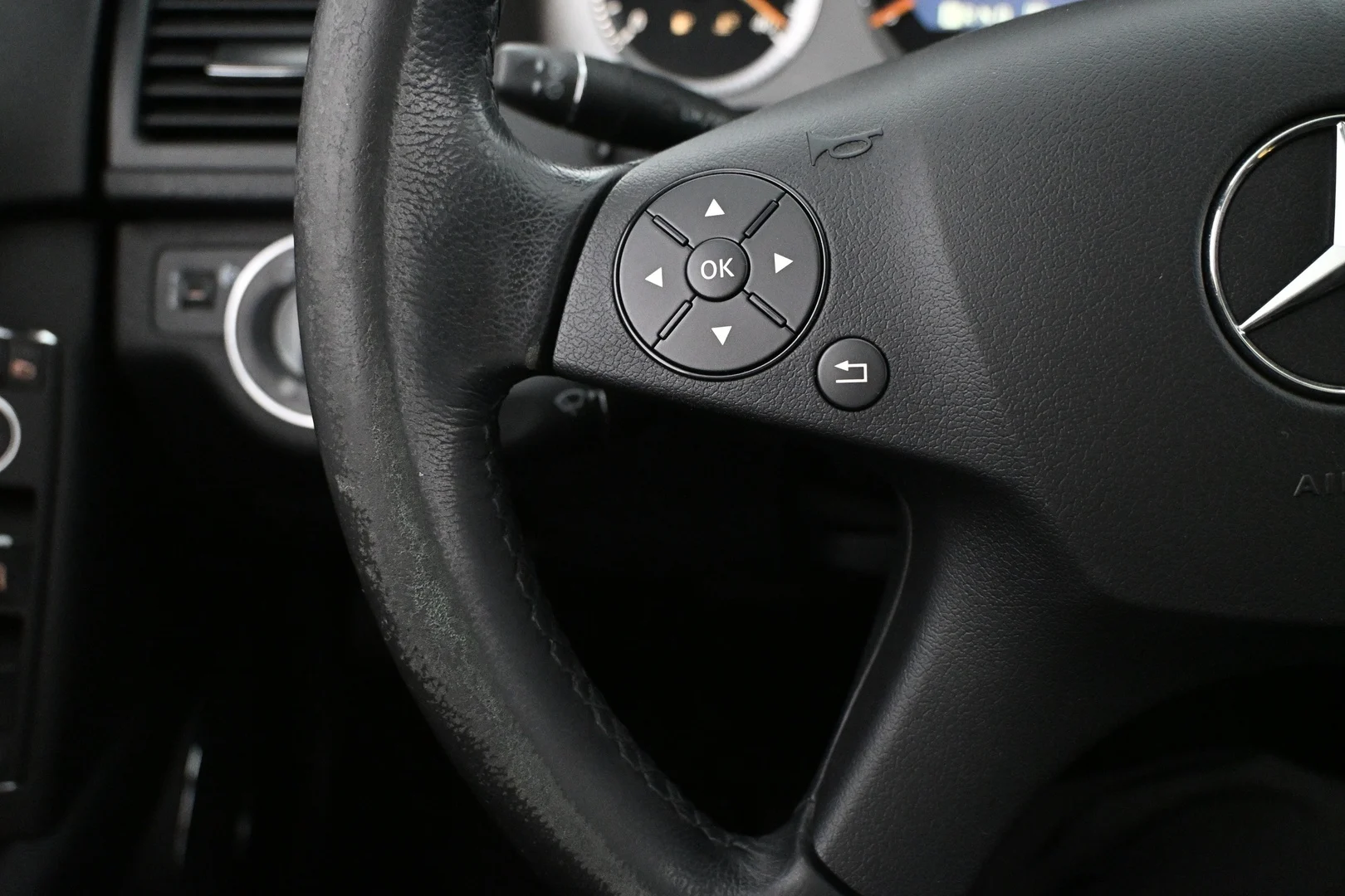 Car Image - sQucPQB42NiRSzhr1iV8R