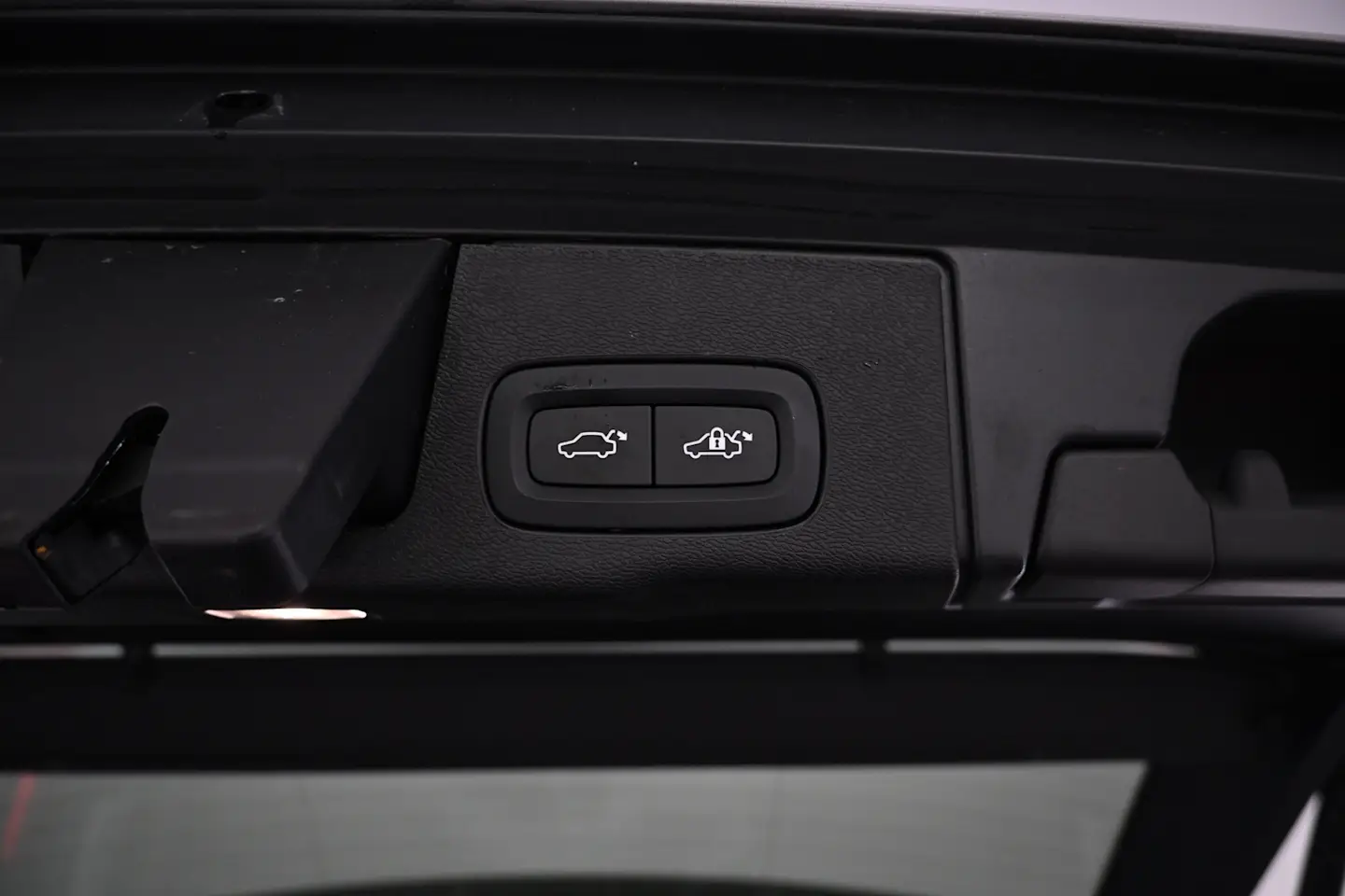 Car Image - LLAOYxD90prPZ24cgEeWR