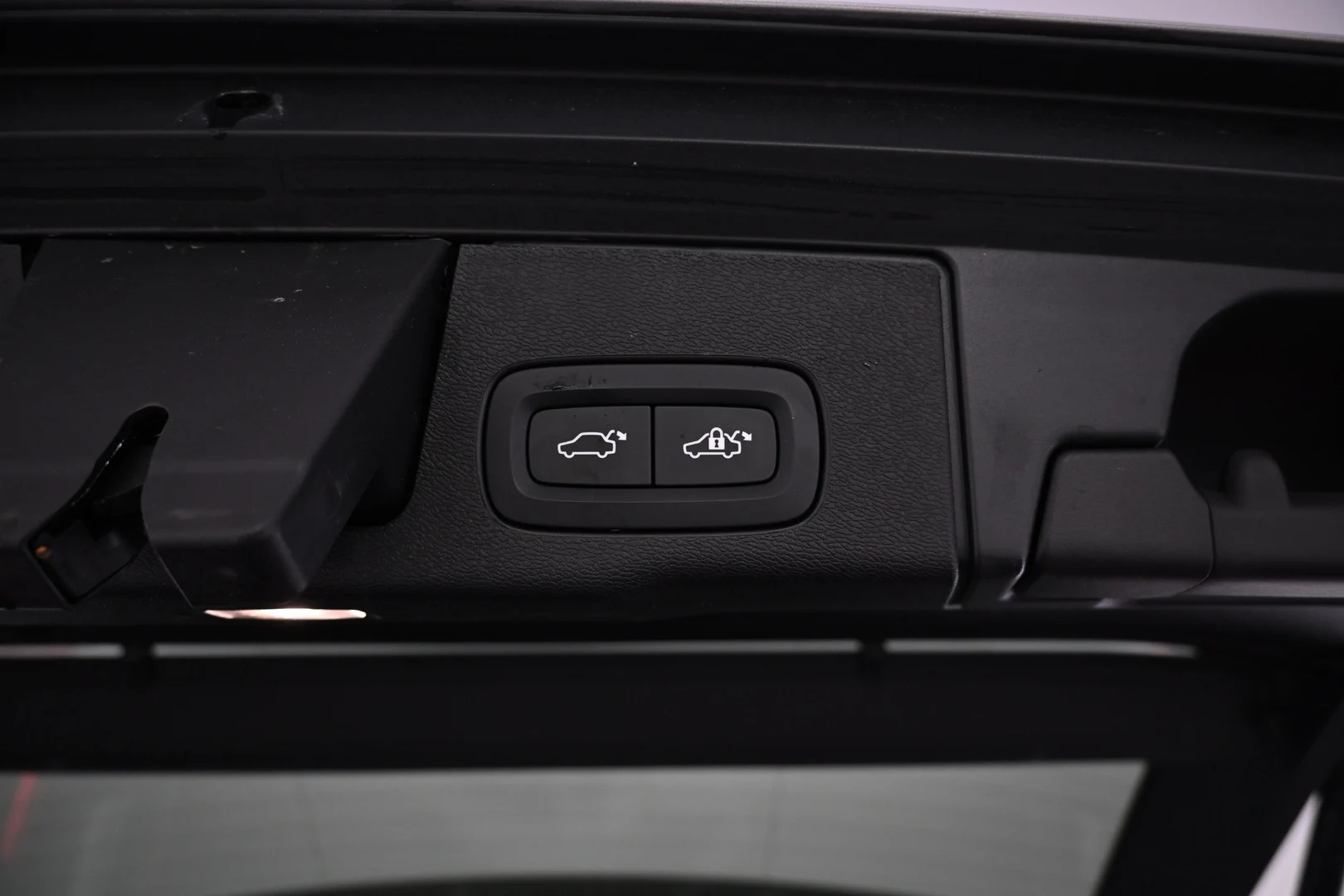Car Image - LLAOYxD90prPZ24cgEeWR