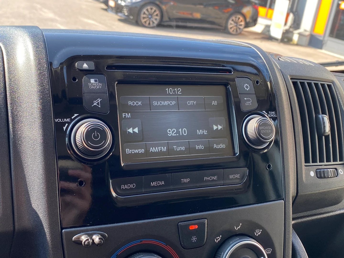 Car Image - 6YYblohDGUN8Q8cFMbiOth