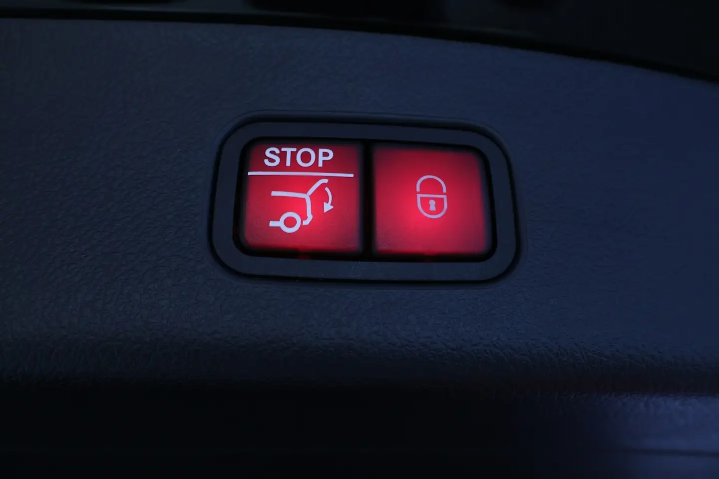 Car Image - XB5803OB68LWAvmxc8g6A