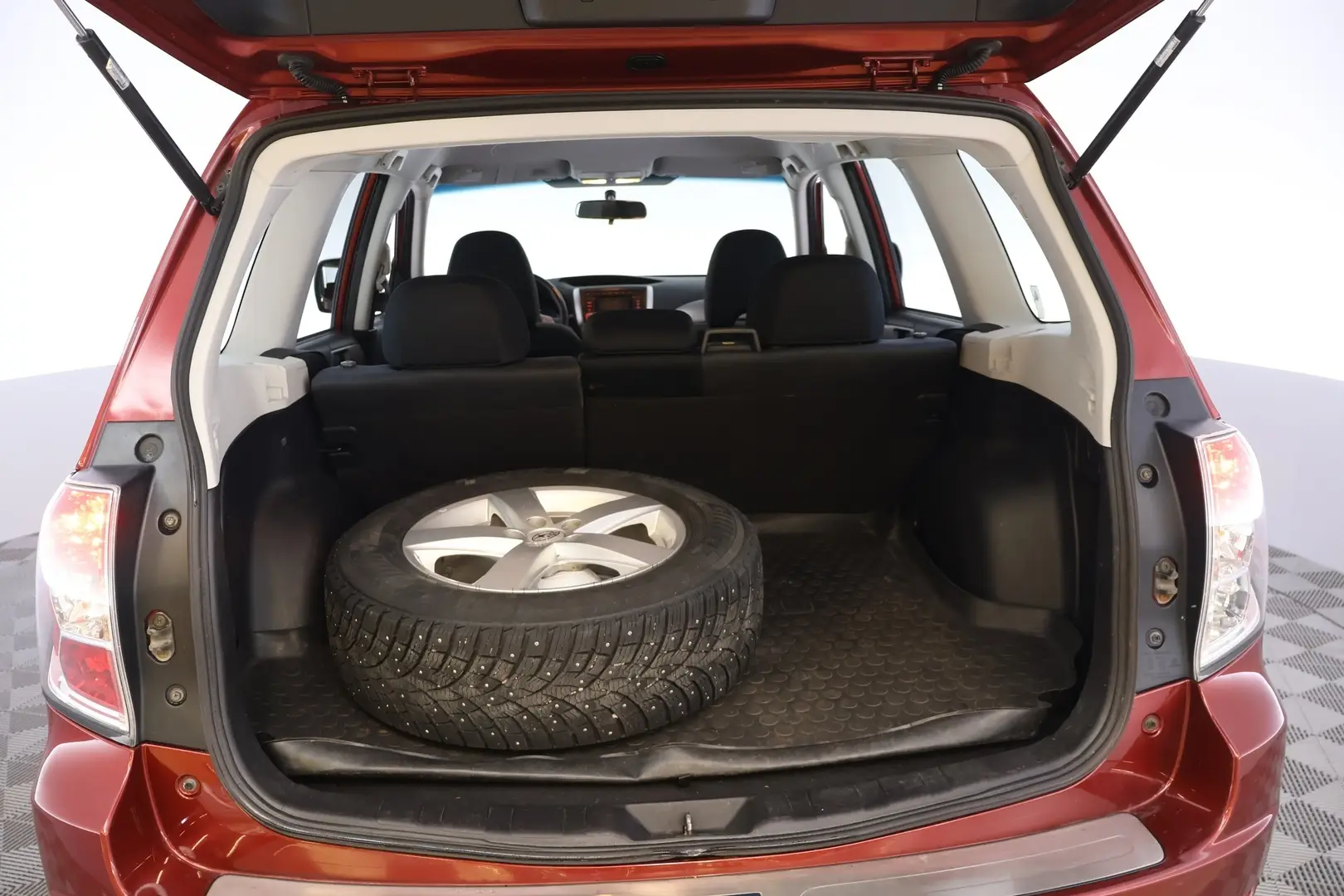 Car Image - 6w2LRCql21PKkiwvf27ZPI
