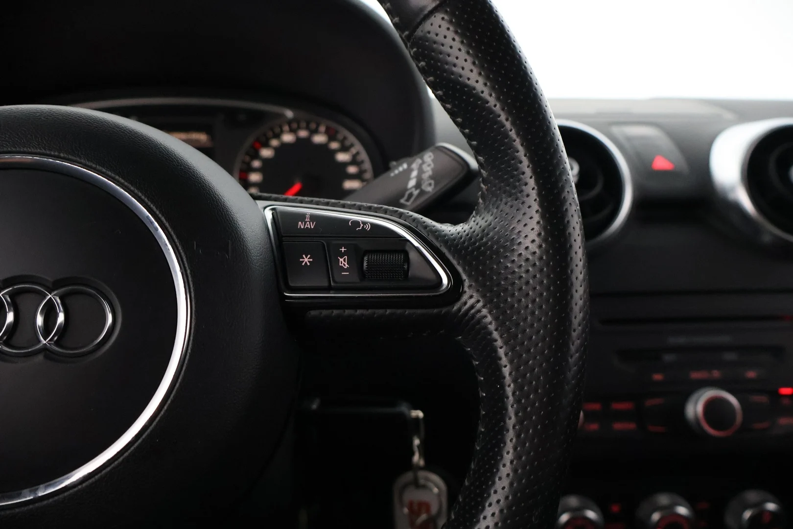 Car Image - XPqJVVB7tnBcQpK0jzR99