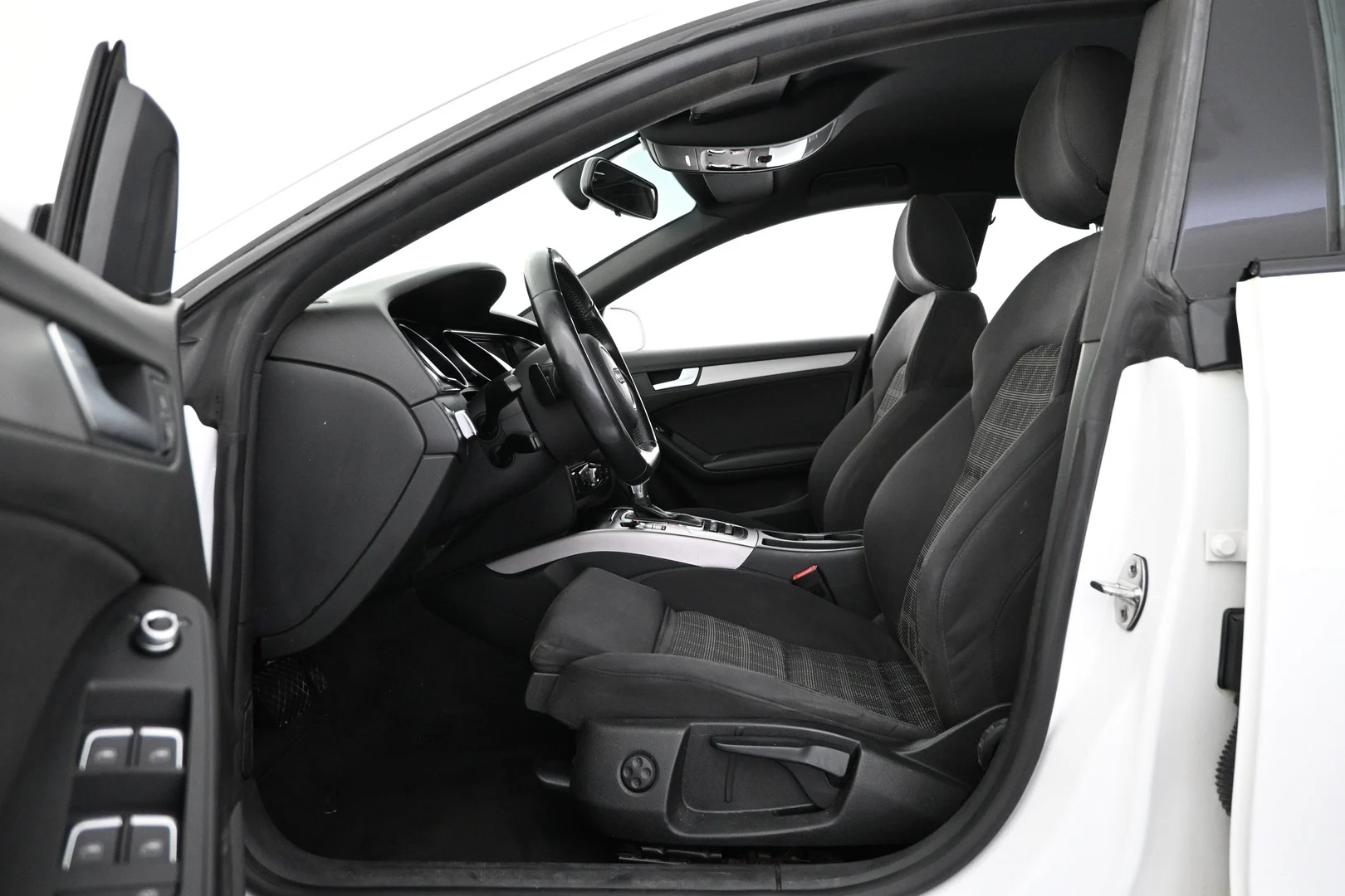 Car Image - eW6sxIuEE7wu8WdNbwc9z
